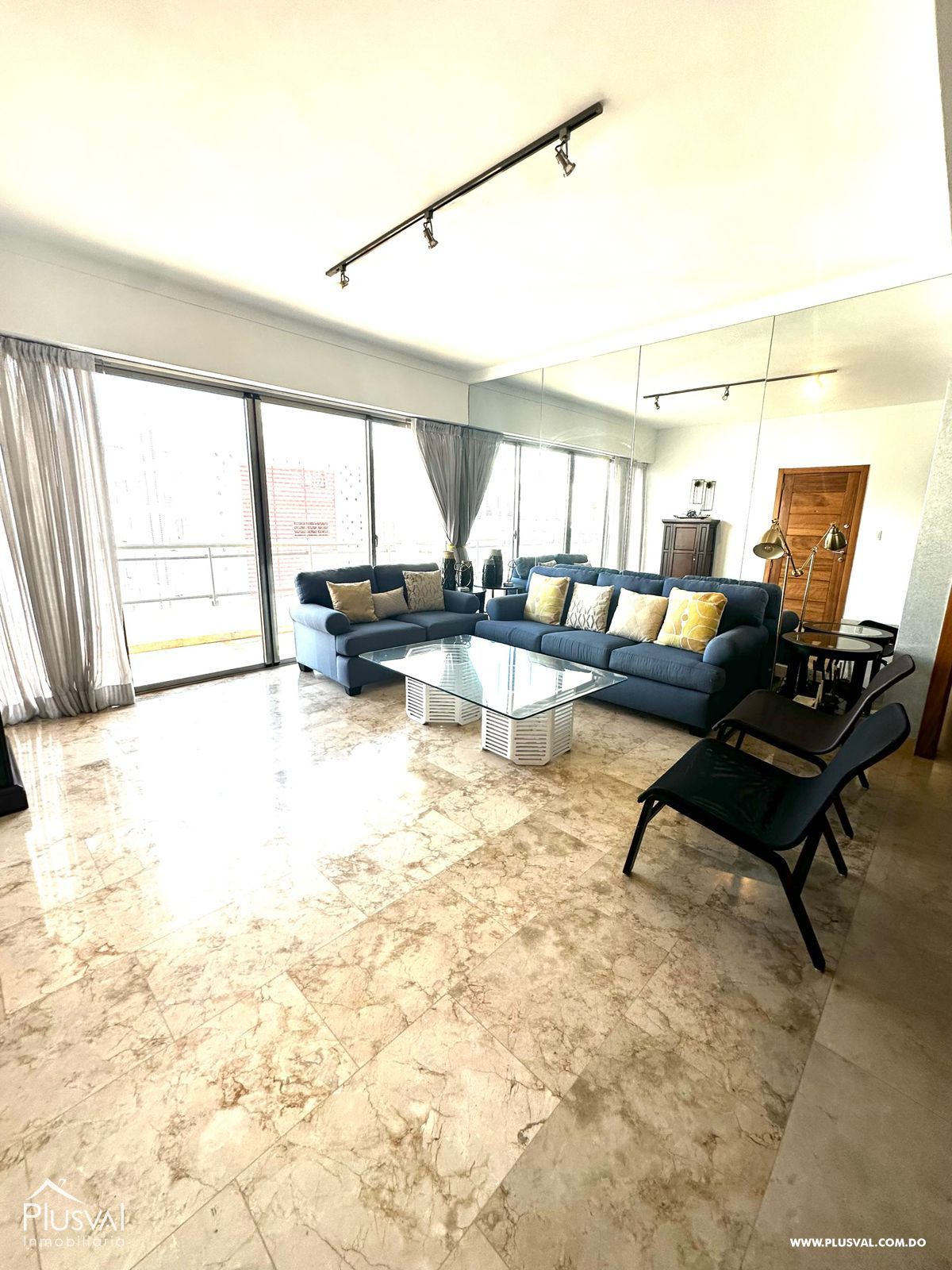 Residencia de lujo en Evaristo Morales. Amplio, privado y estratégicamente ubicado. 319260