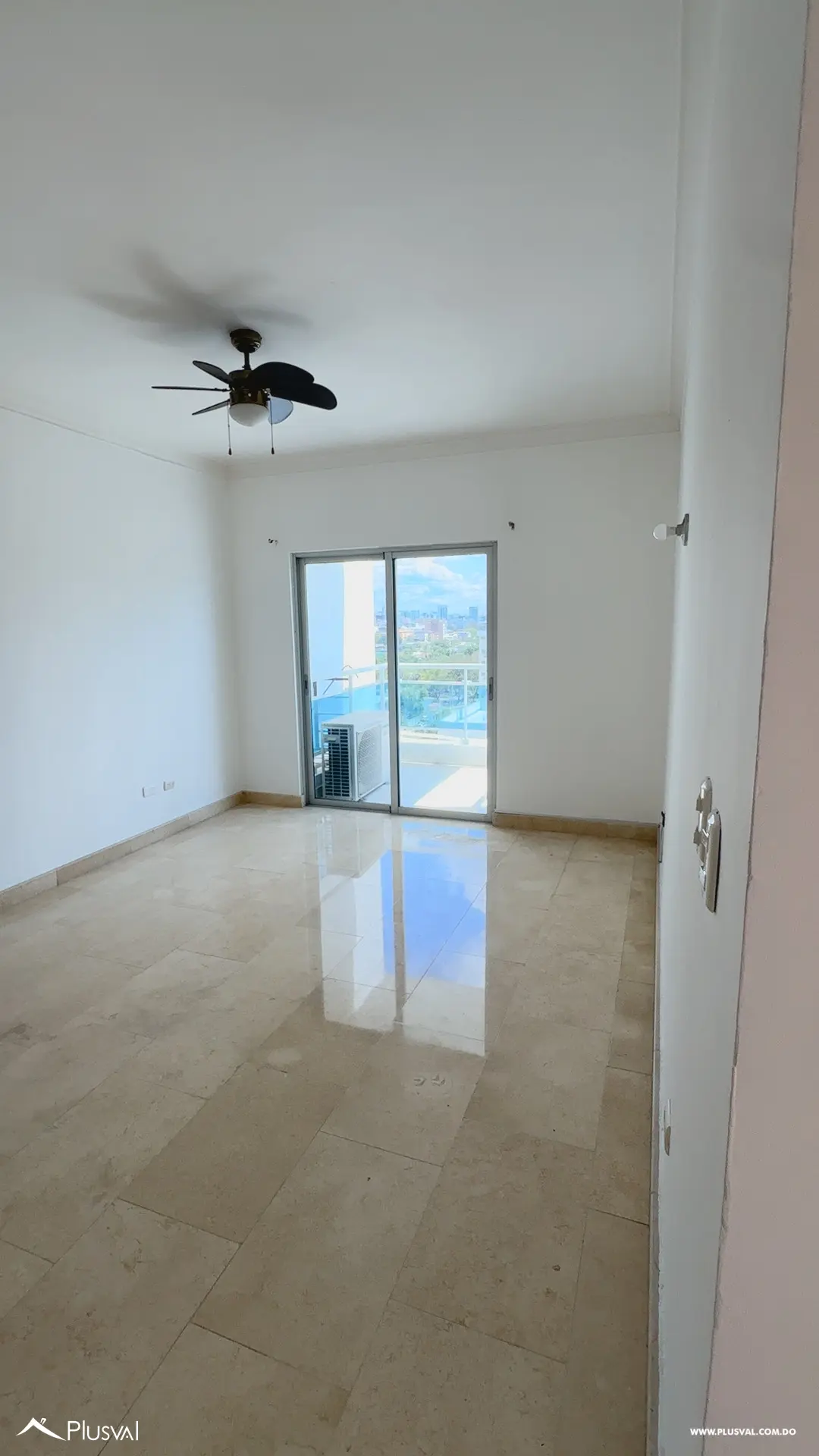 Apartamento en venta de 3 habitaciones con vista al mar en Avenida Enriquillo, piso alto y 3 parqueos 499596