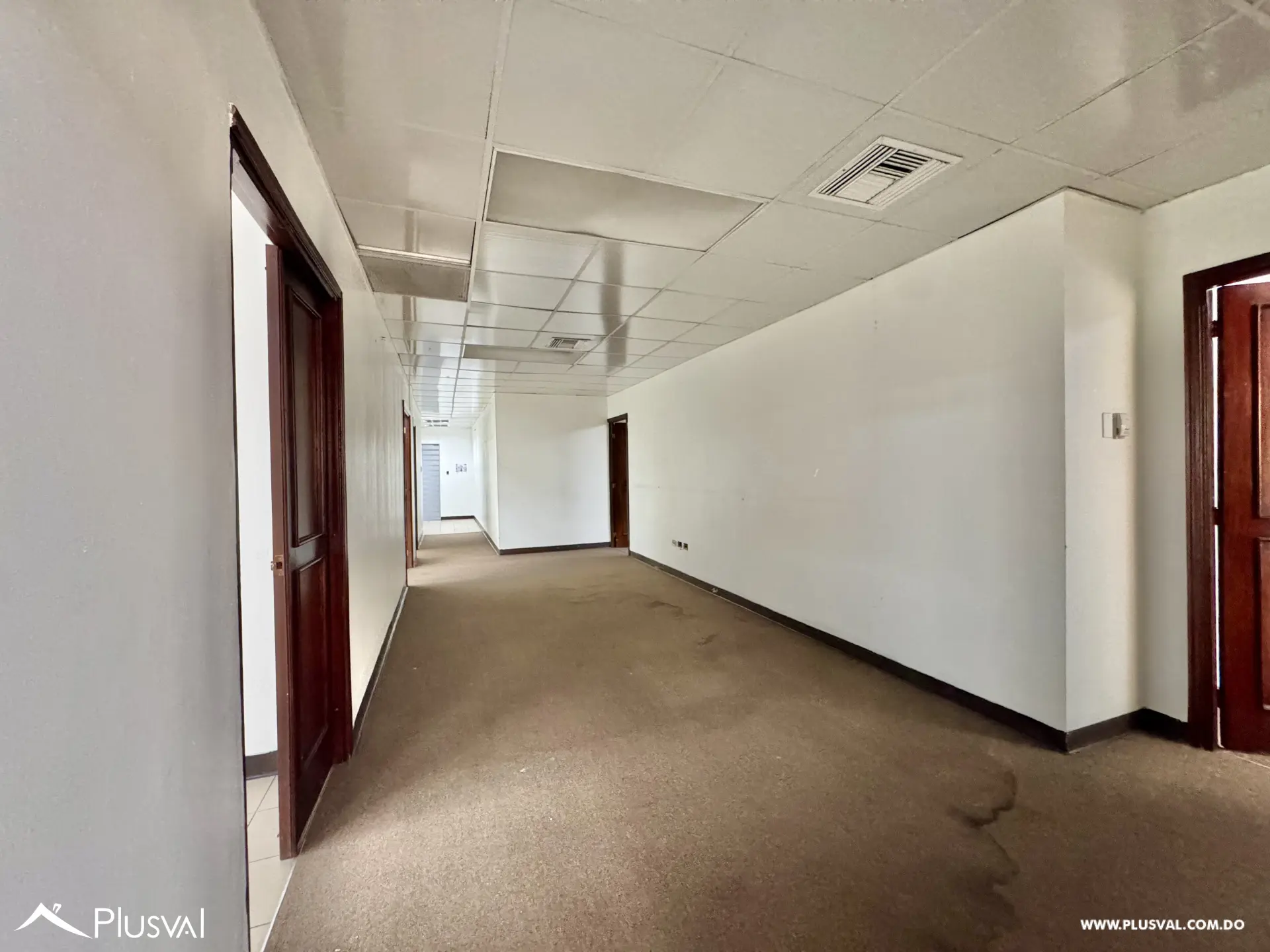 Alquilo Excelente Local Comercial en Torre Corporativa 519127