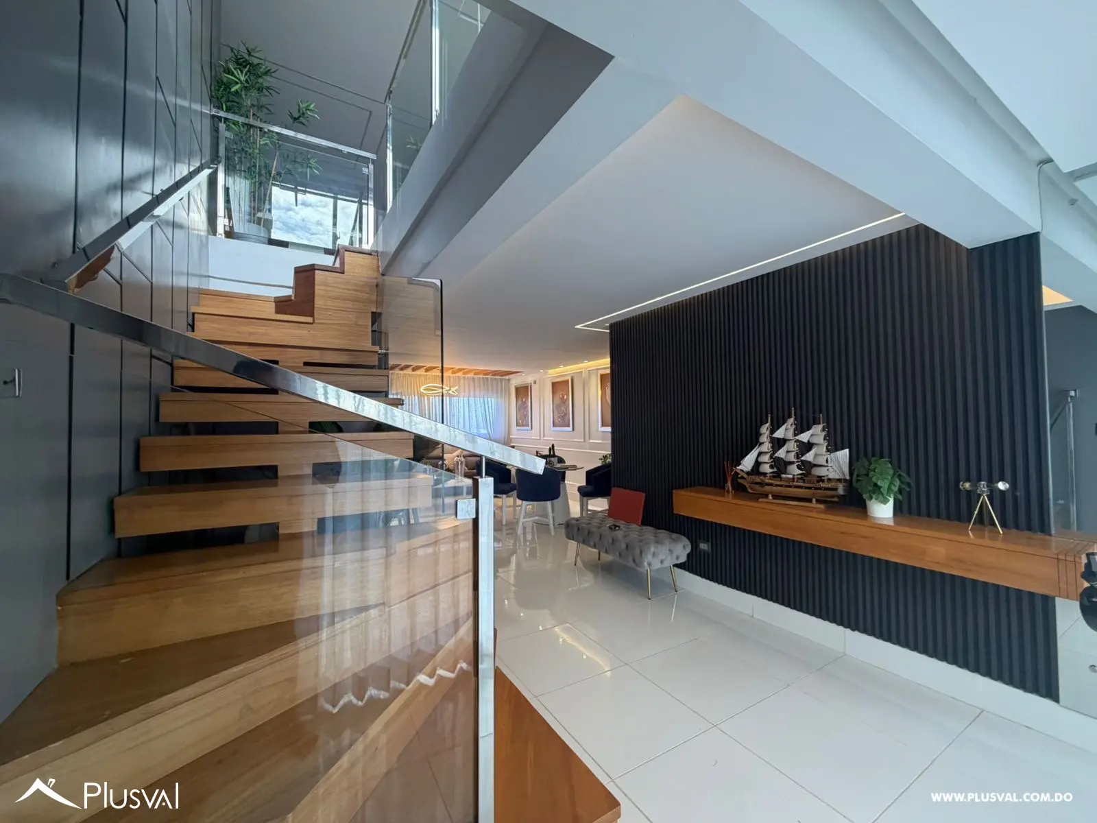 Penthouse en venta en Cerro Alto, Santiago de los Caballeros, con ascensor y 4 parqueos privados 487435