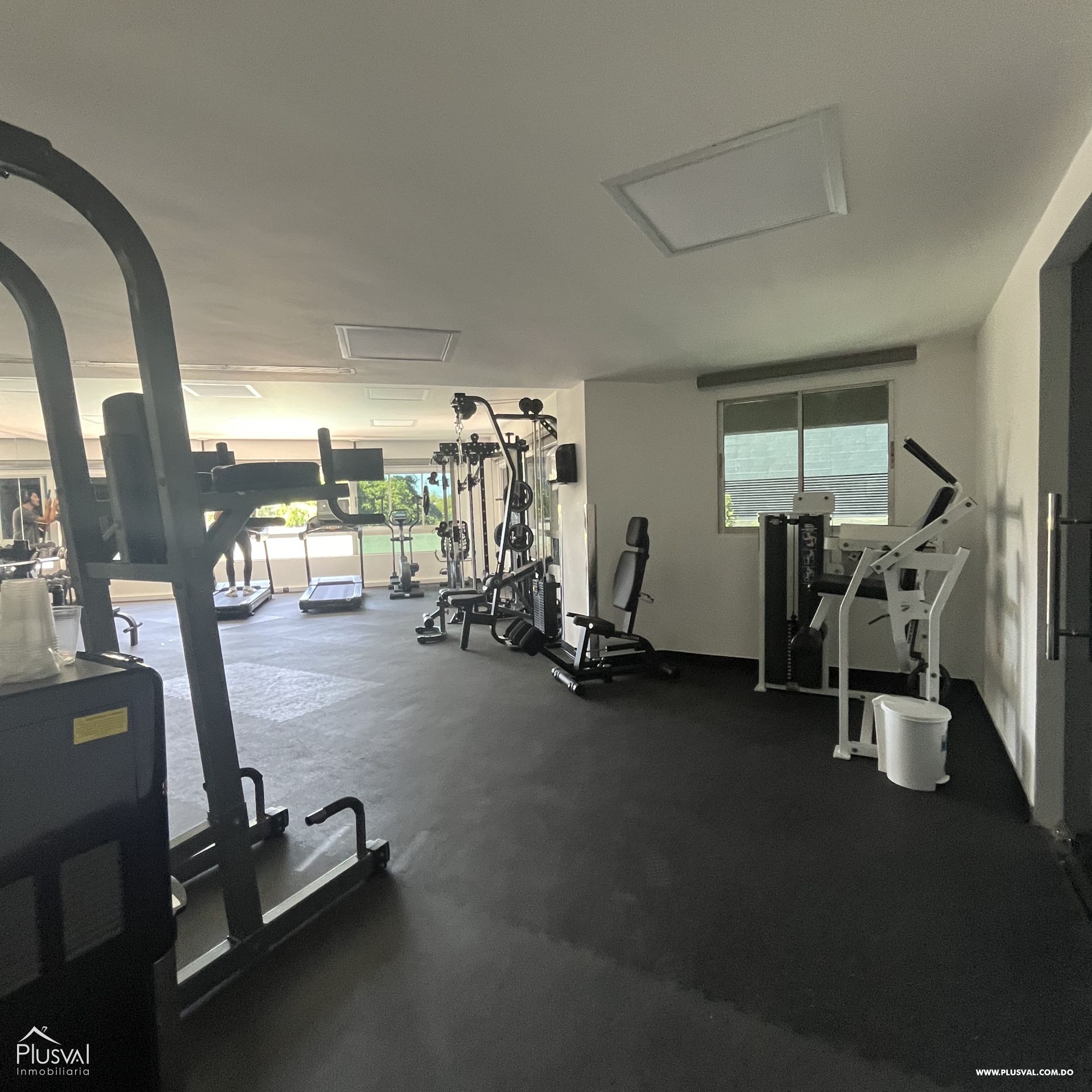 Apartamento en alquiler en plena Anacaona frente al parque 350034