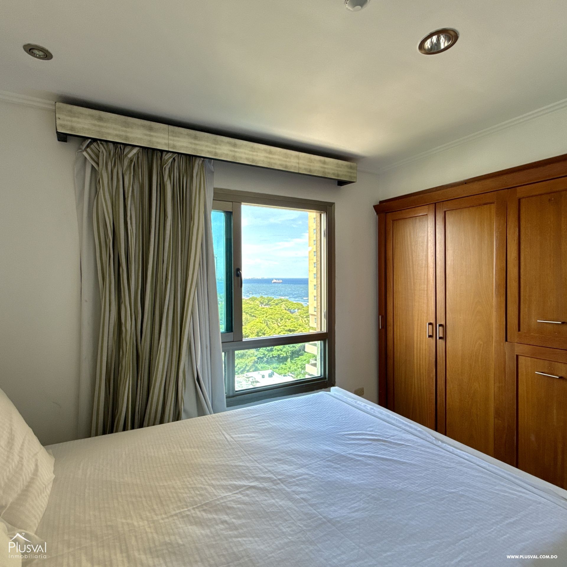 Apartamento en Venta 3 Habitaciones Frente al Mar en Malecón Santo Domingo | Malecon Center 448589