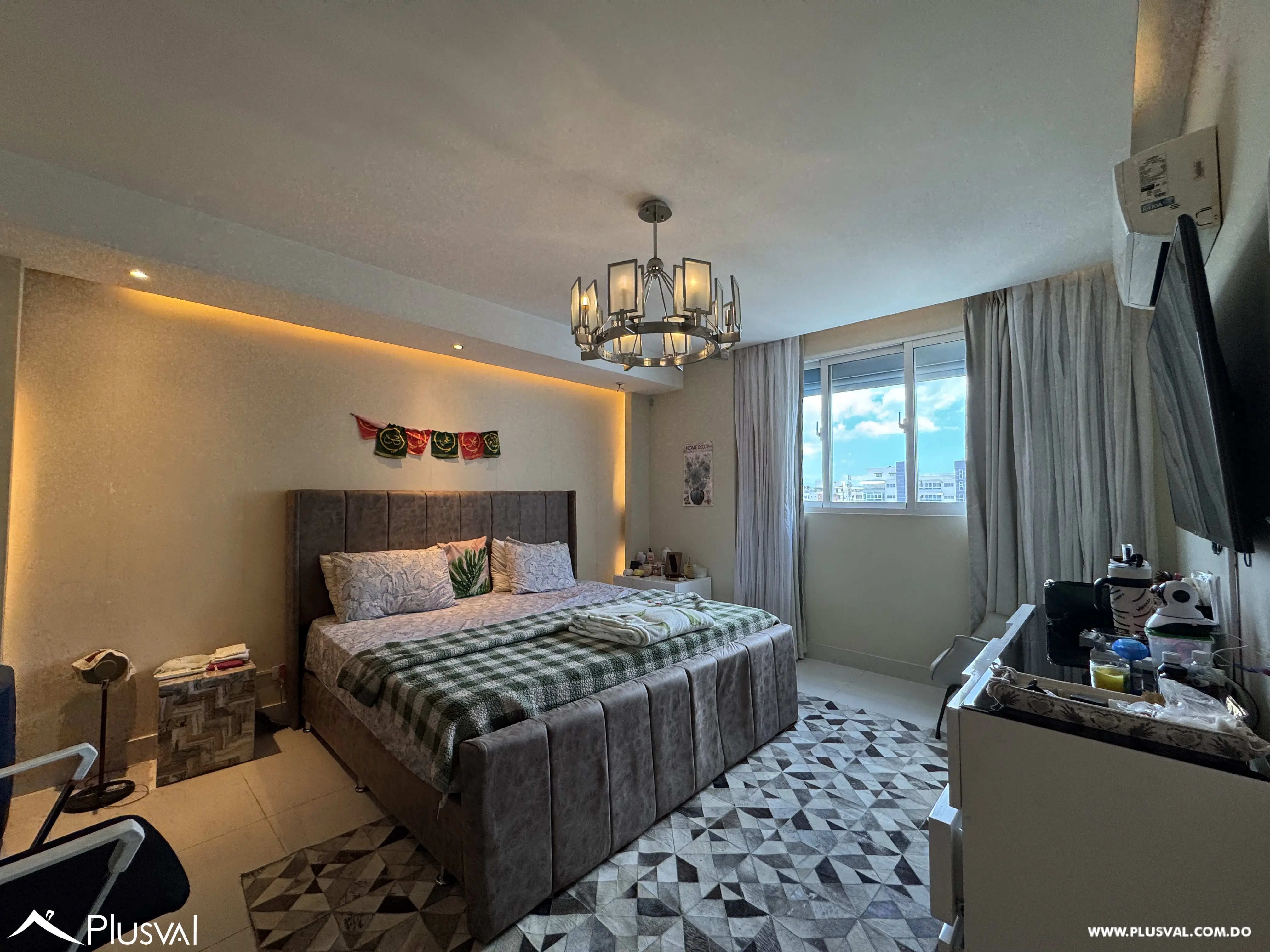 Apartamento amueblado en alquiler en Evaristo Morales | 3 habitaciones, terraza con jacuzzi, 2 parqueos 499201
