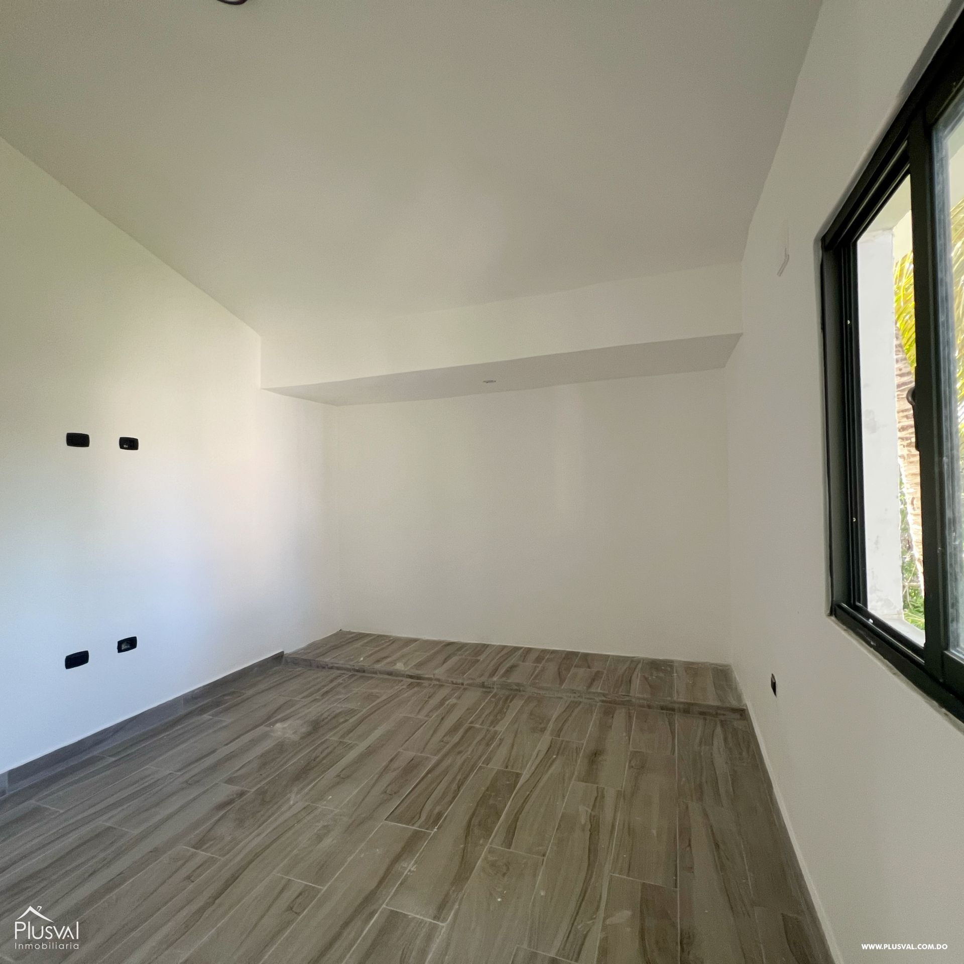 Apartamento de 3 habitaciones con balcón, parqueo y acceso a playa 400483