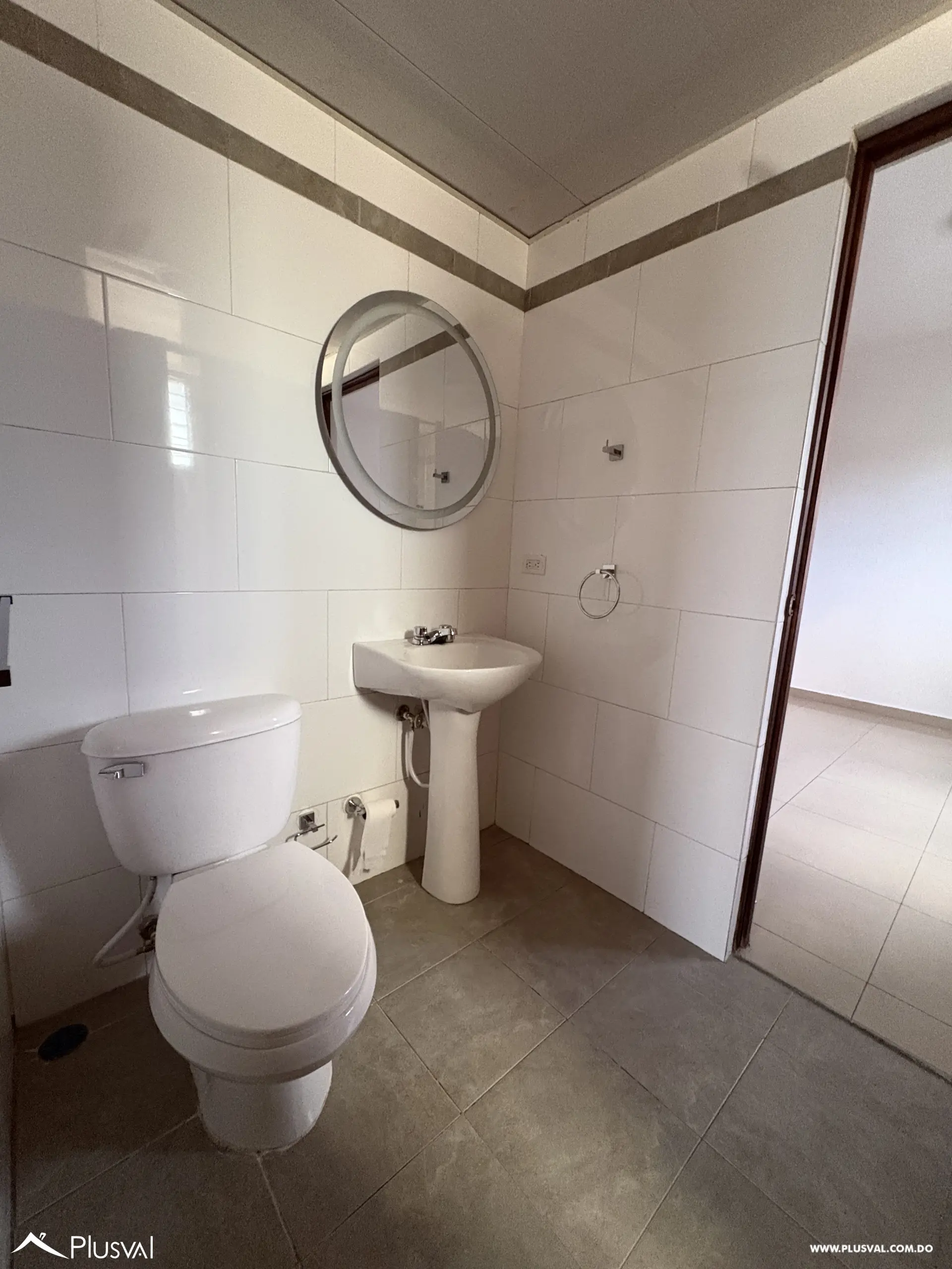 Cómodo apartamento en venta en Evaristo Morales. 532435