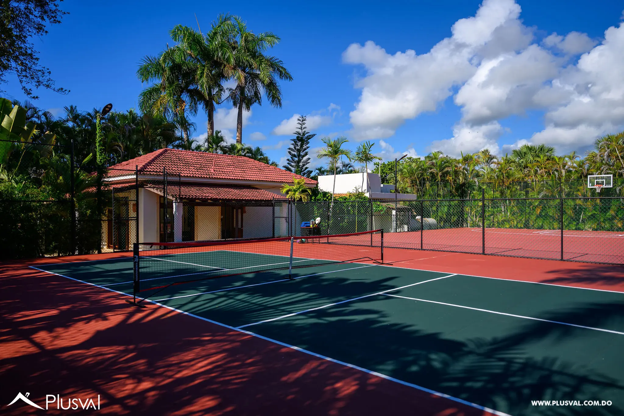 Preciosa Villa en venta. primera línea de playa en Cabrera 476769