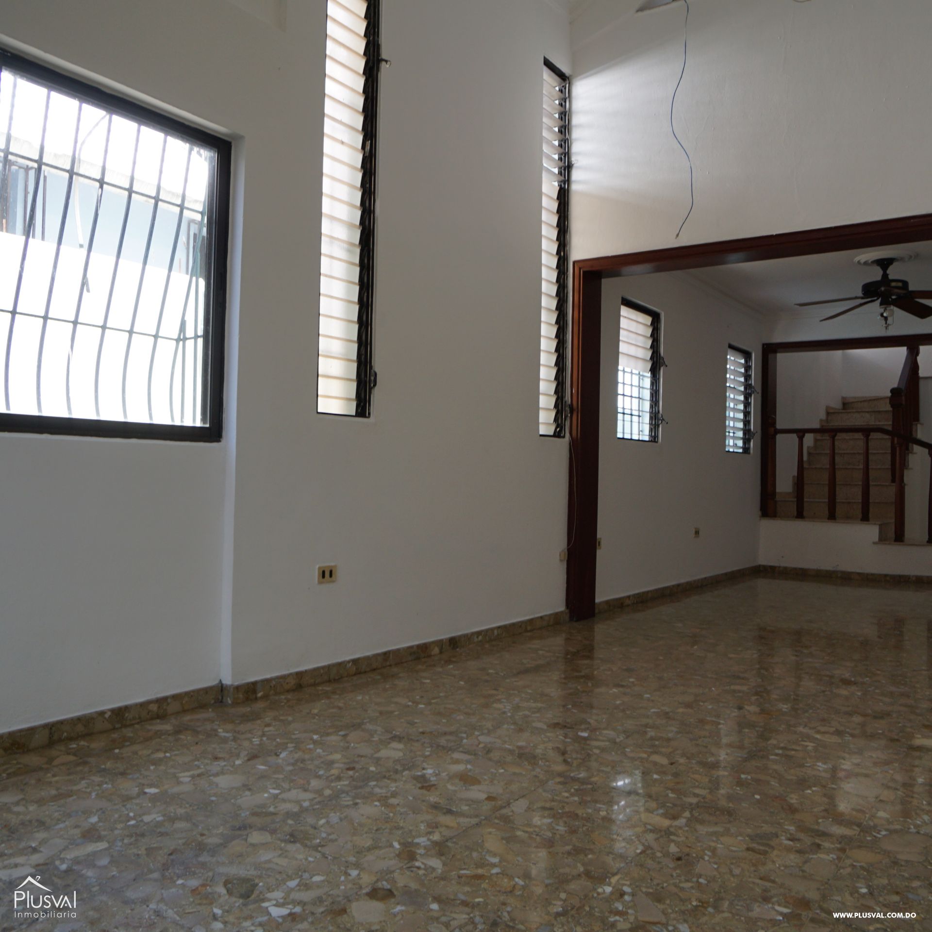 Amplia casa en VENTA en Cuesta Brava. 383597