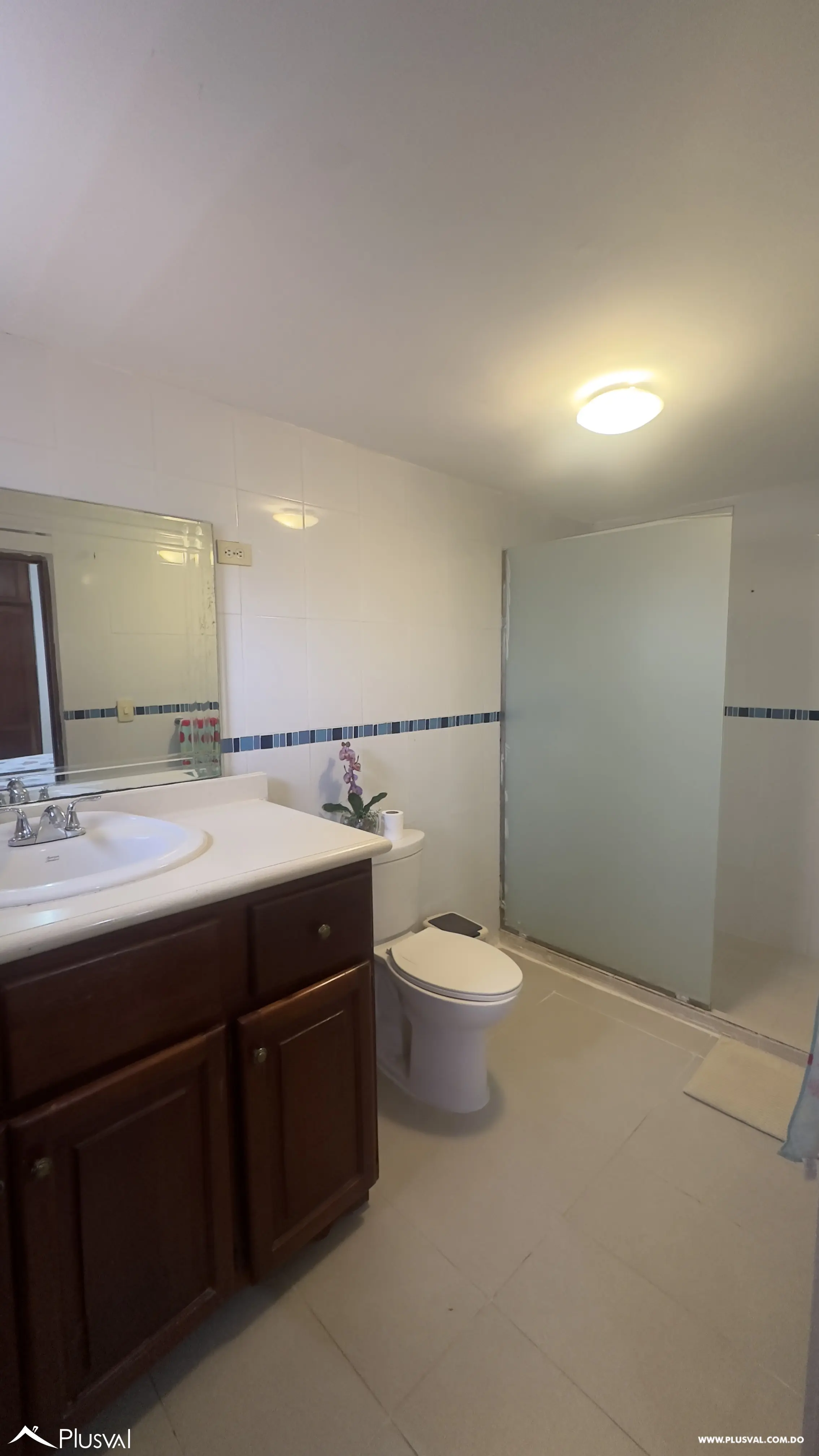 Apartamento de 3 habitaciones con 1 parqueo en una ubicación estratégica y lista para vivir. 458239