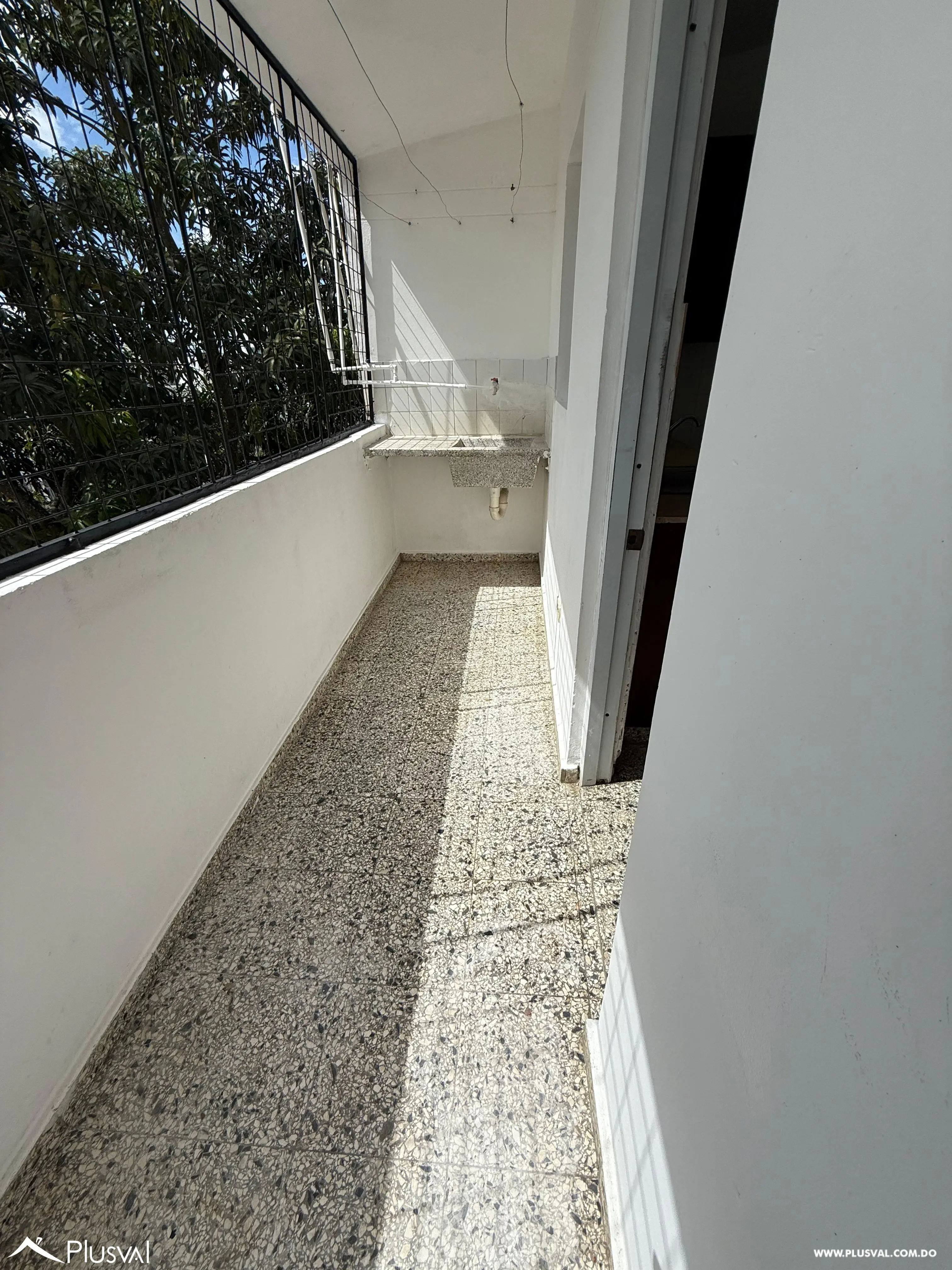 Apartamento tercer nivel en residencial para venta 464121