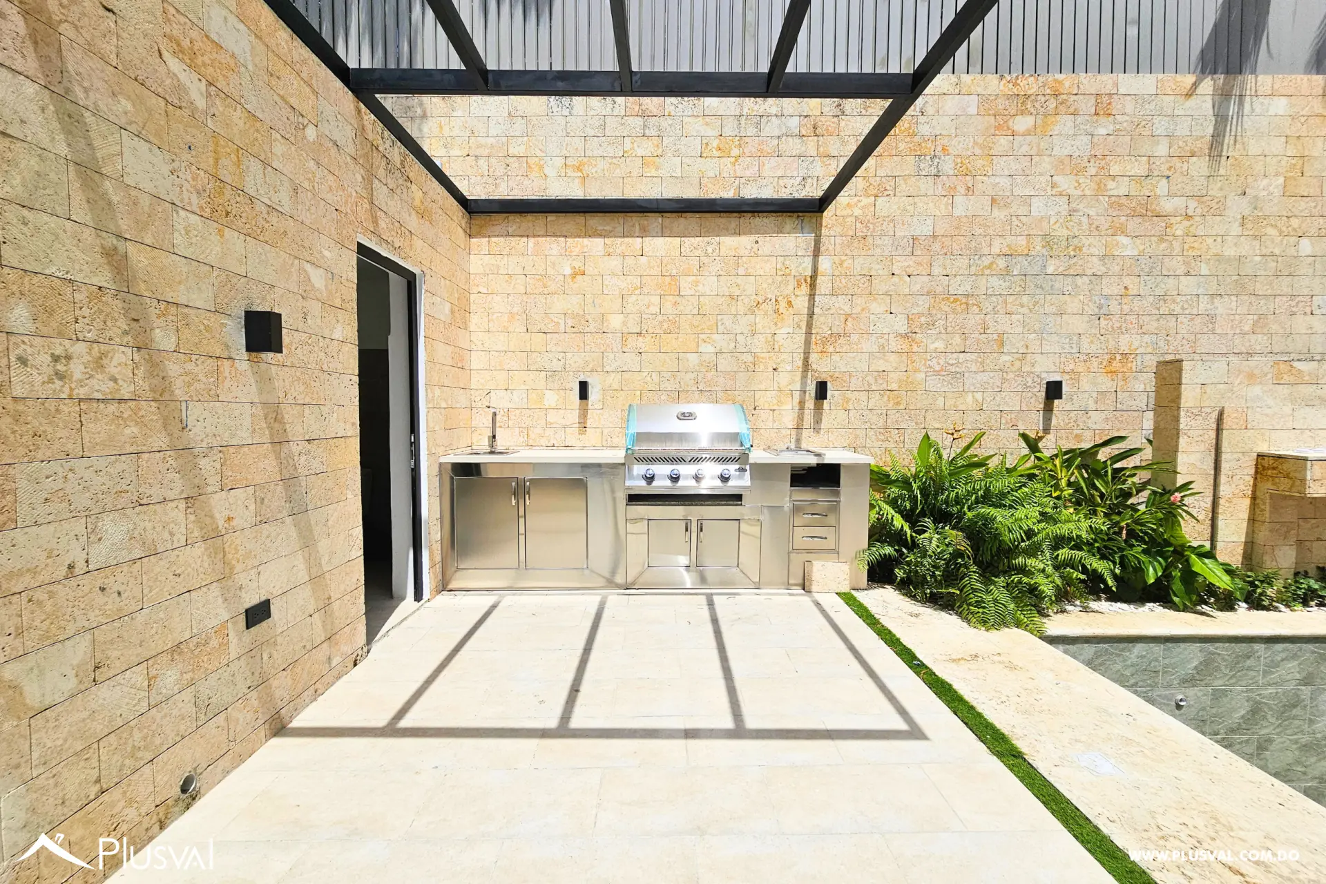 Casa en Residencial Cerrado en Alquiler con Línea Blanca en Arroyo Hondo 509181