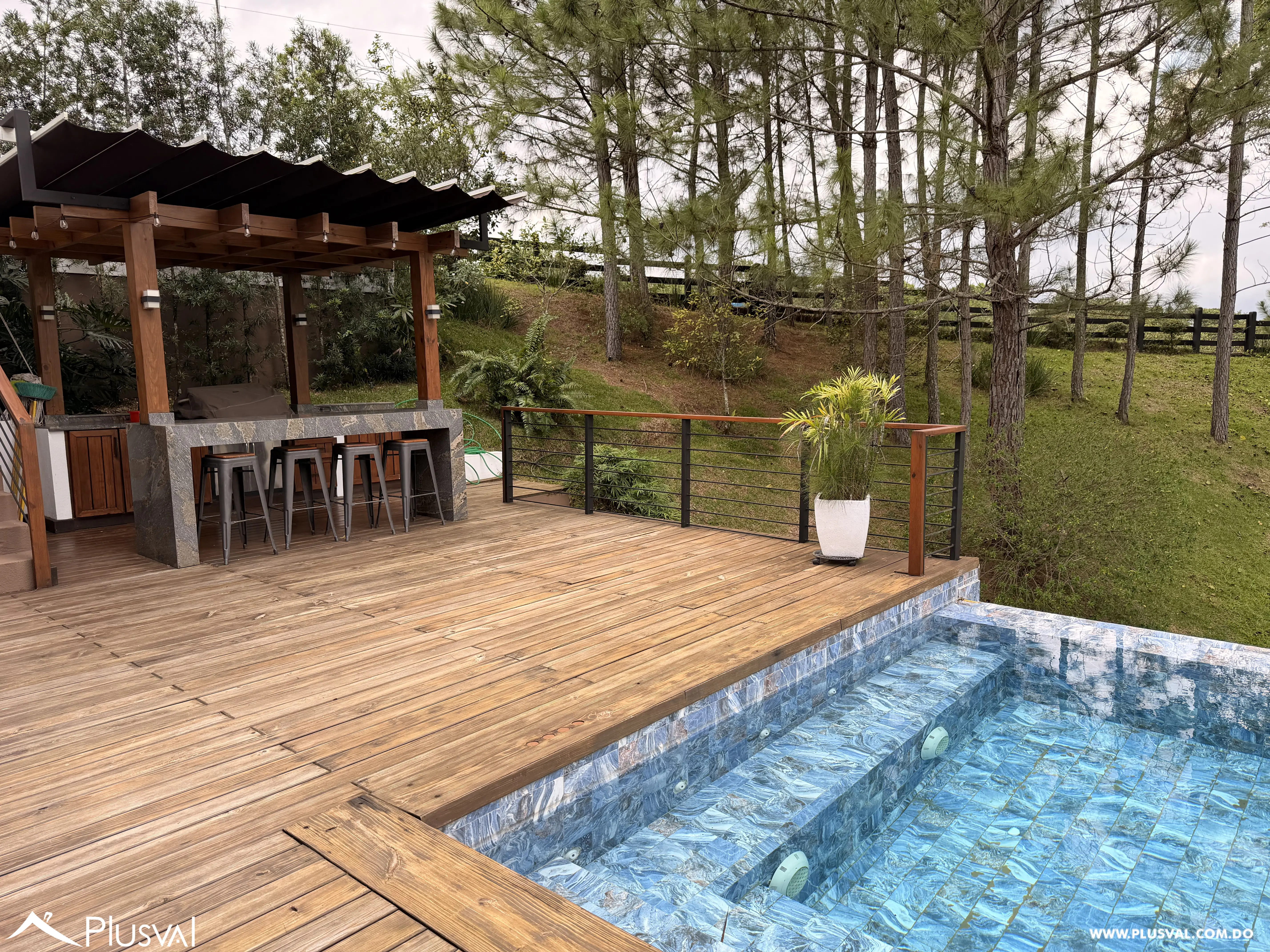 Impresionante Villa Vacacional con Gran Terreno en Jarabacoa 492328