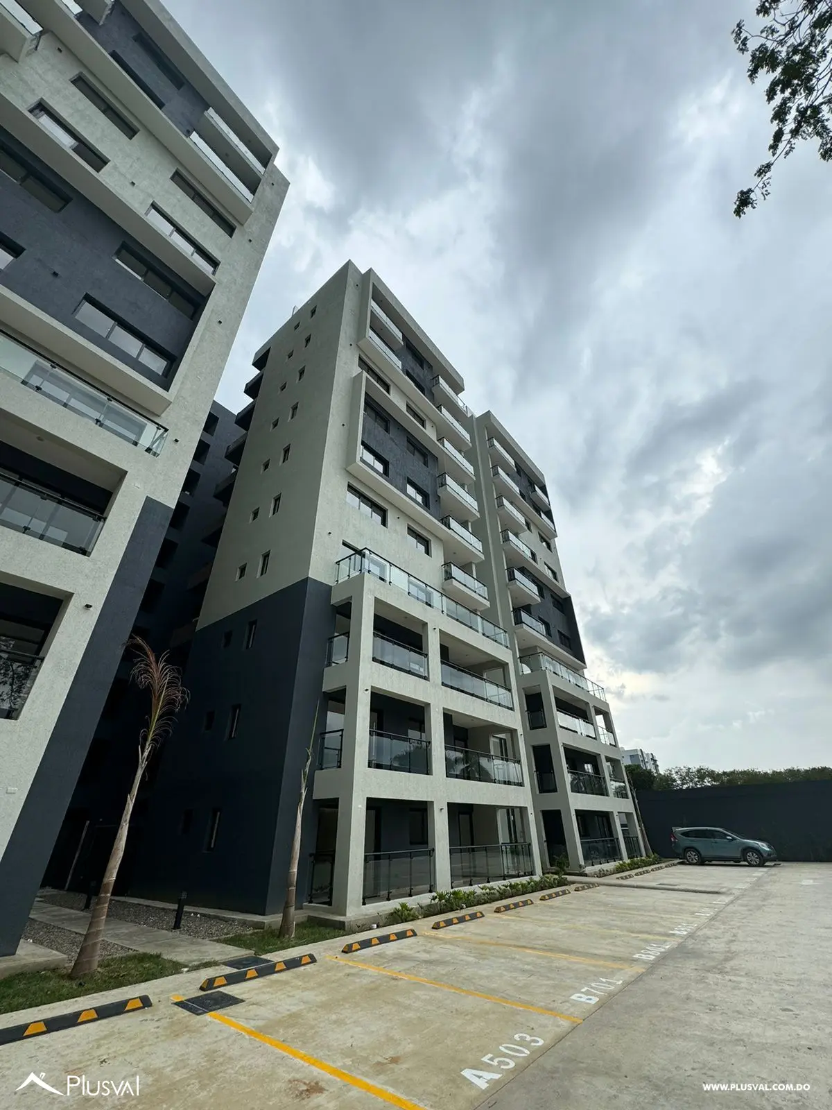 Apartamento Nuevo y Amueblado con Acabados Modernos en Urbanización Thomén 518058
