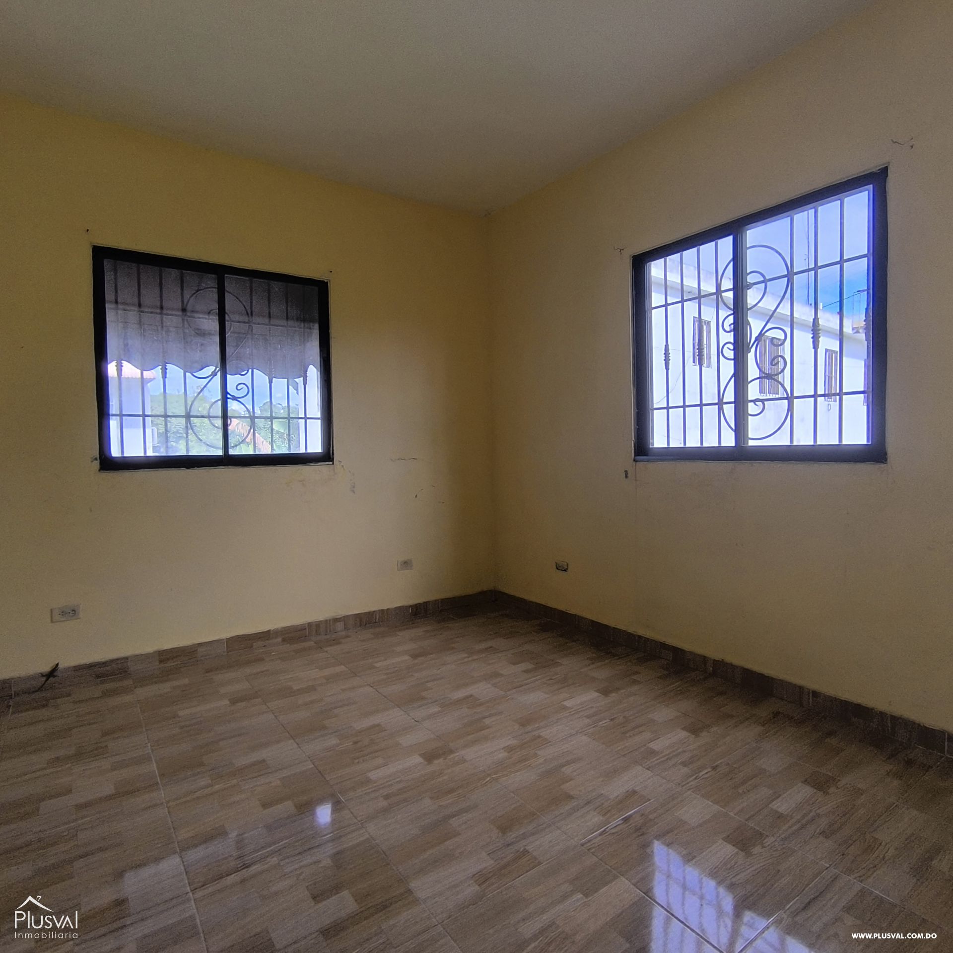 Casa en venta de dos niveles en Km 14 Autopista Duarte 422749