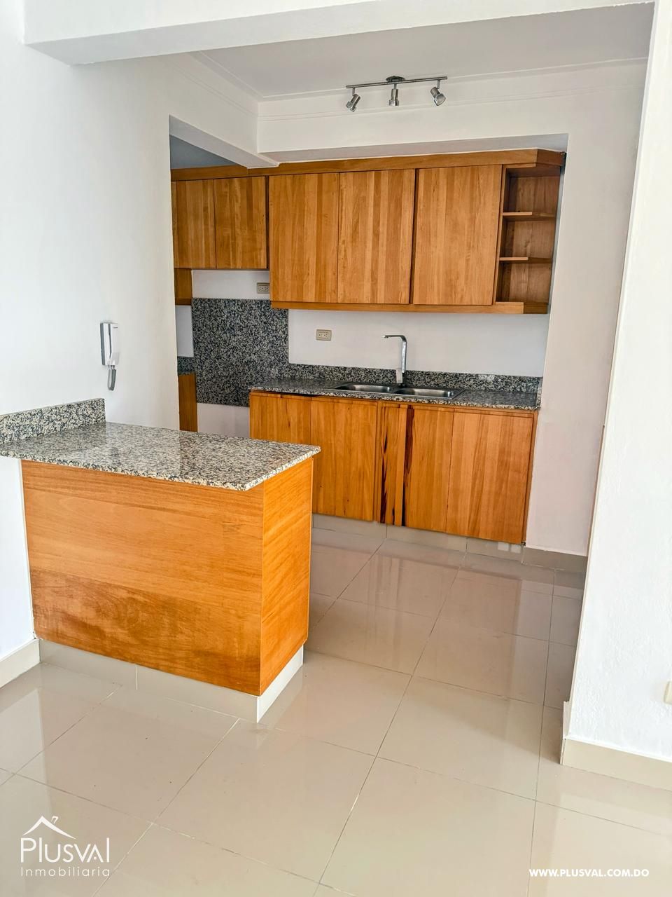Apartamento de 3 habitaciones en Tropical del Este 482503