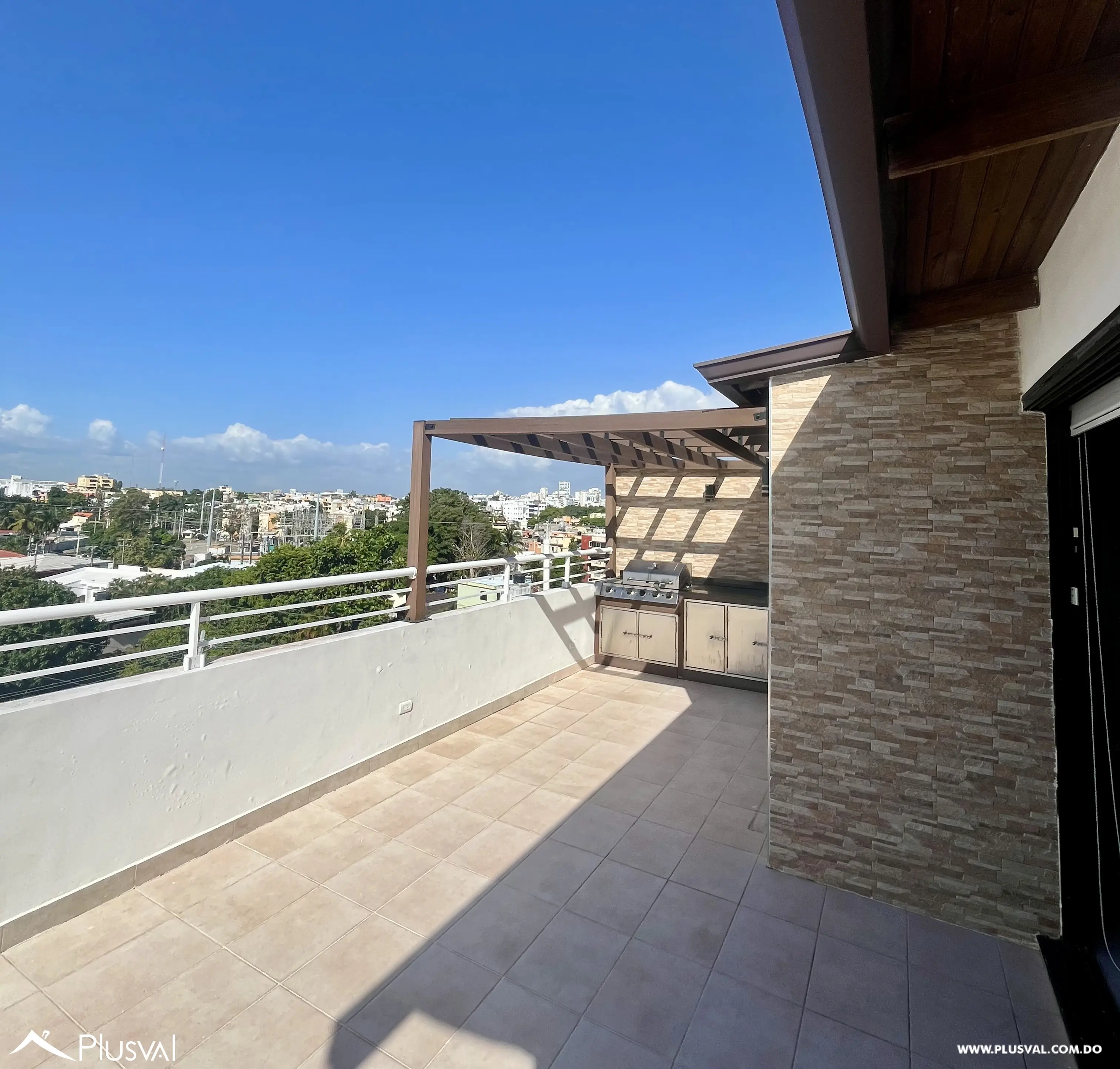 Amplio  Penthouse en venta remodelado con Terraza 481568