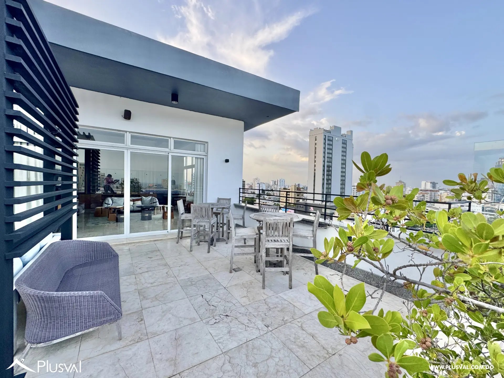 Alquilo Maravilloso Apartamento Amueblado de 1 hab. en Piantini 513101