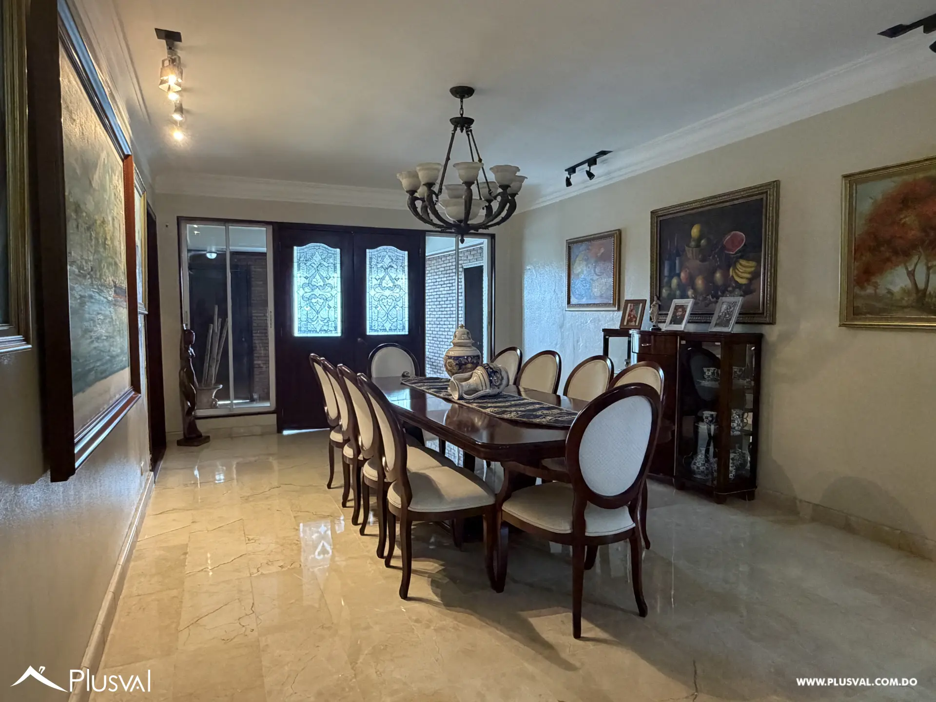 Amplia casa con piscina ubicada en Santo Domingo Oeste. 523646