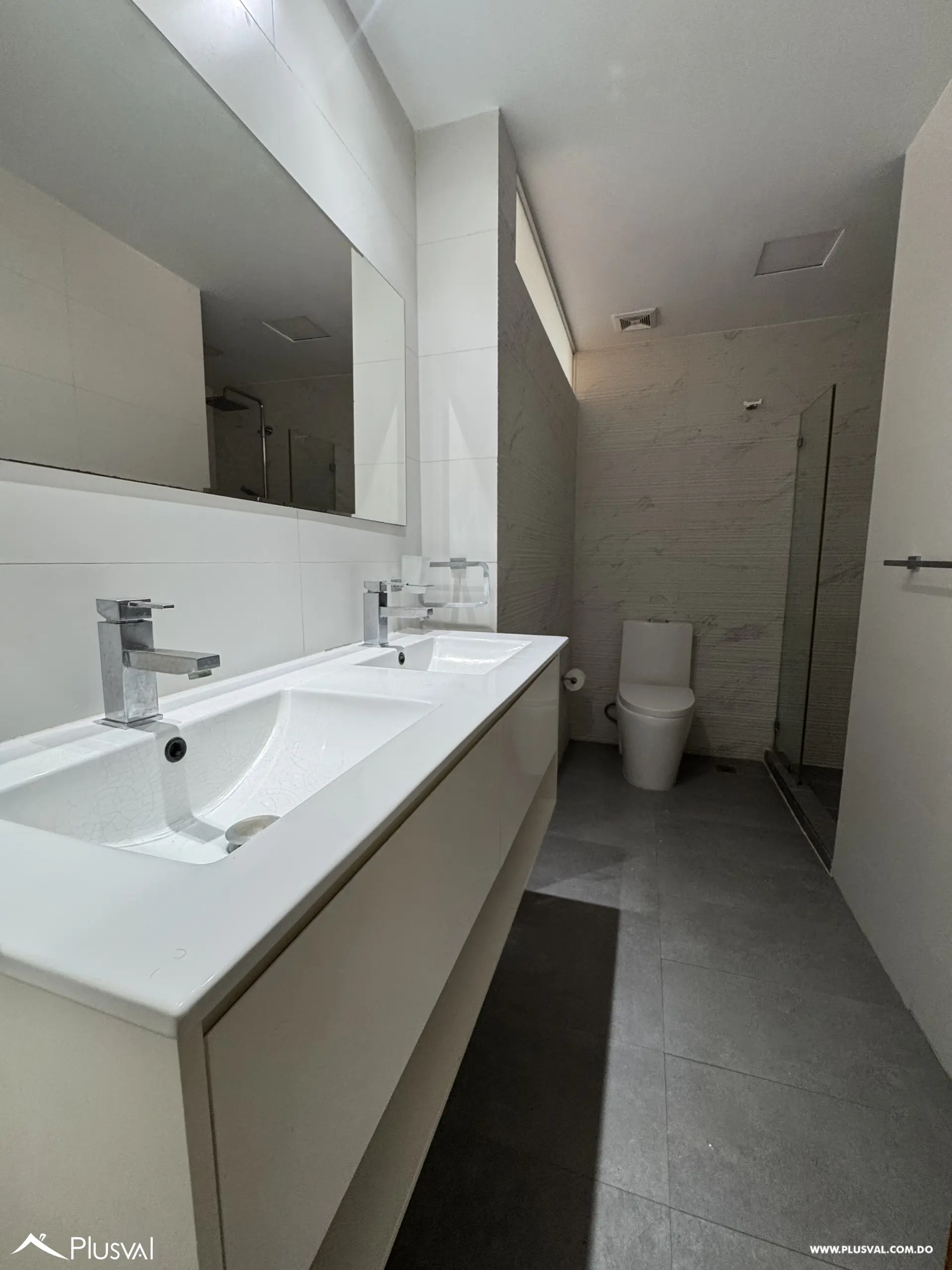 Alquiler apartamento de 3 habitaciones en Evaristo Morales. 518481