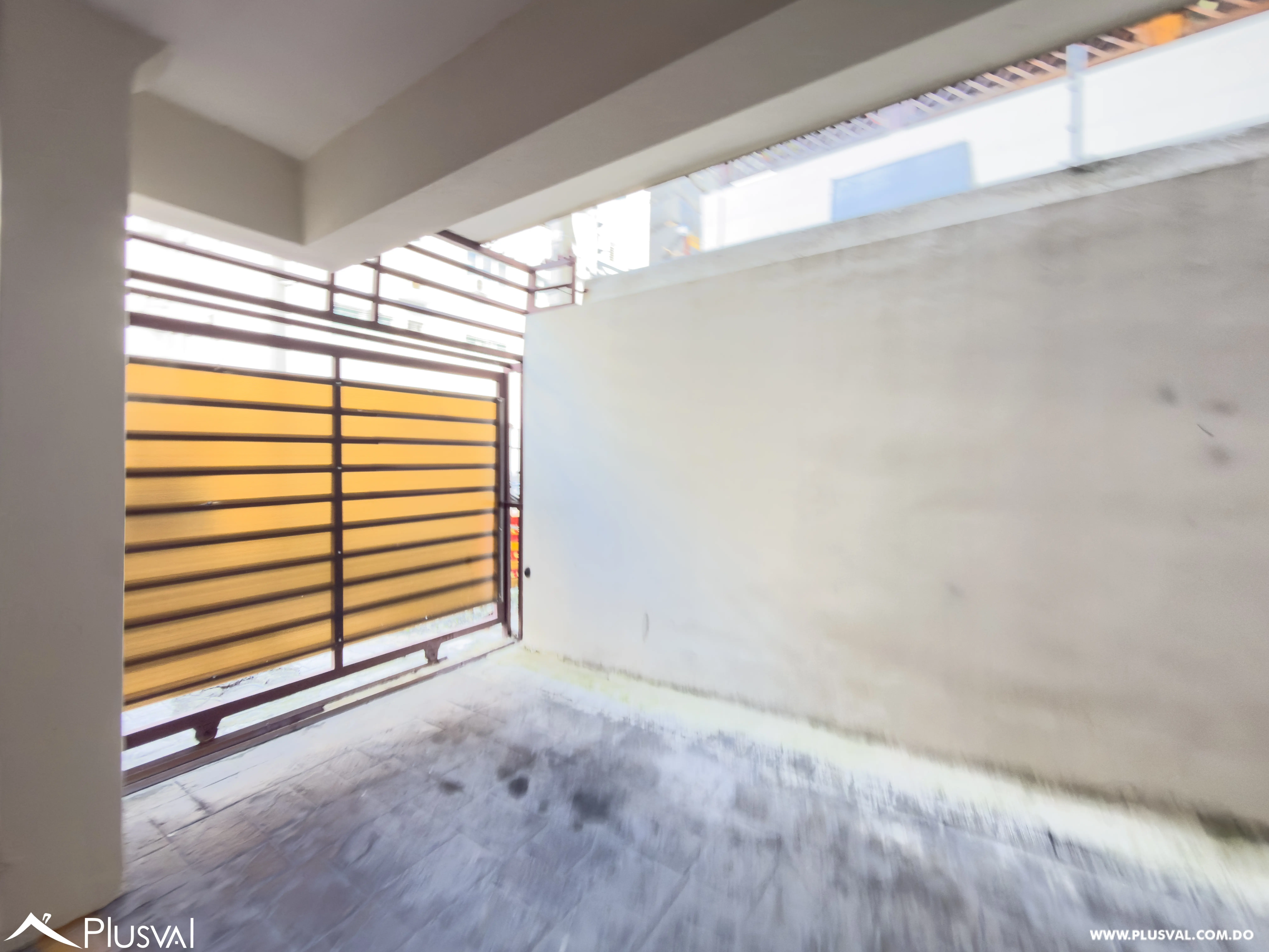 Apartamento en Alquiler 6to nivel en Los Restauradores con 3 Habitaciones 476310