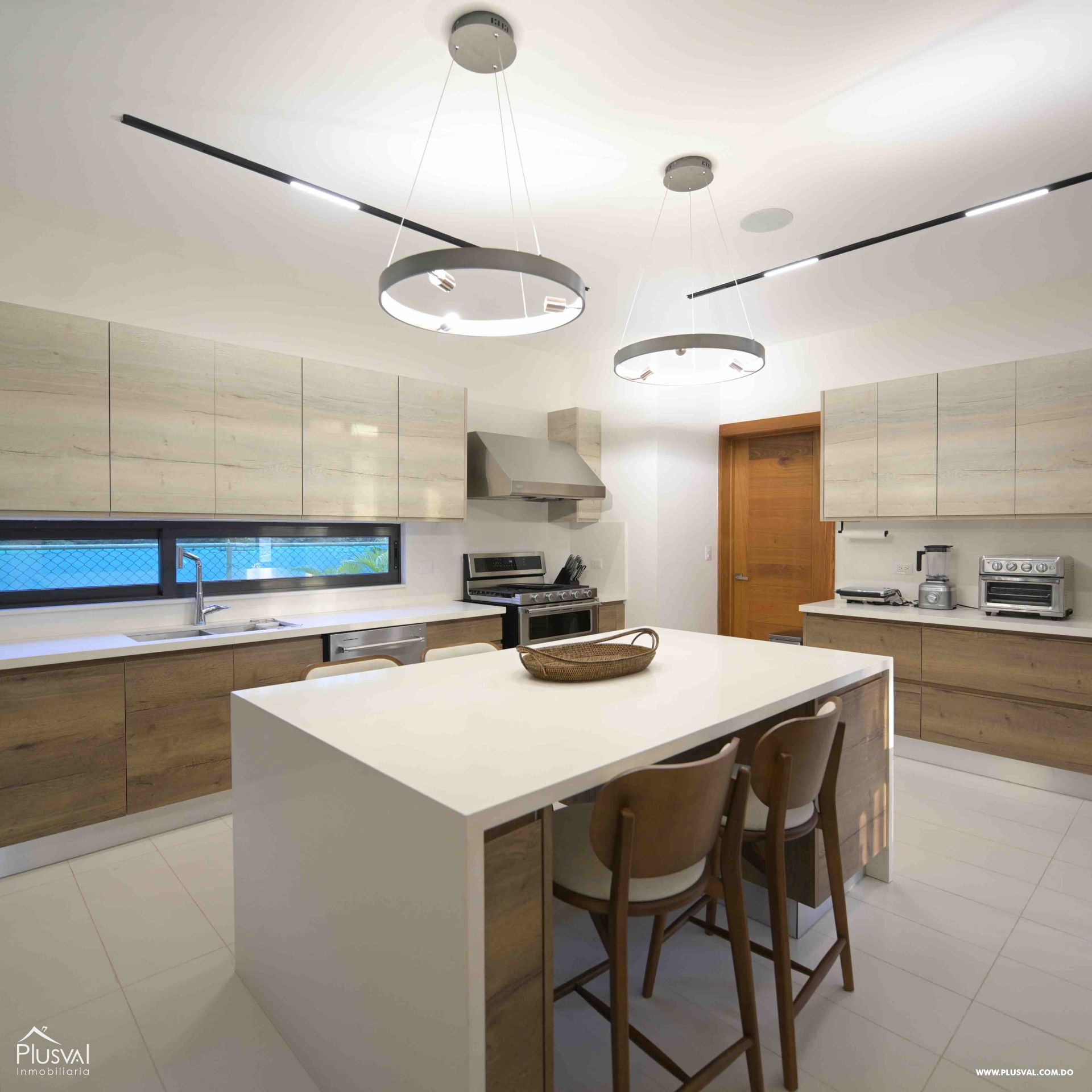 Casa en Venta en Punta Cana Village con 5 habitaciones 408771