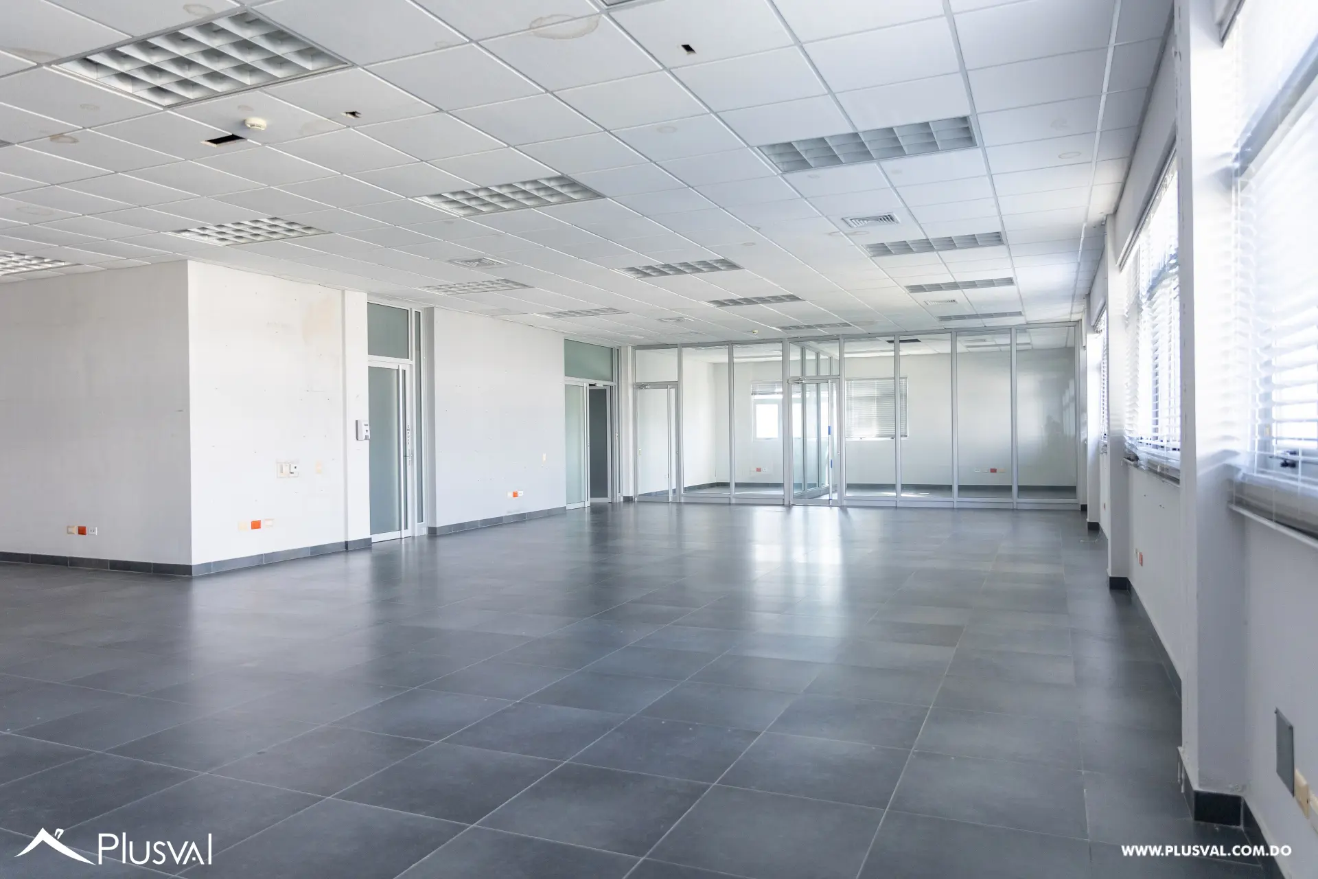 Edificio Comercial En Alquiler 494959