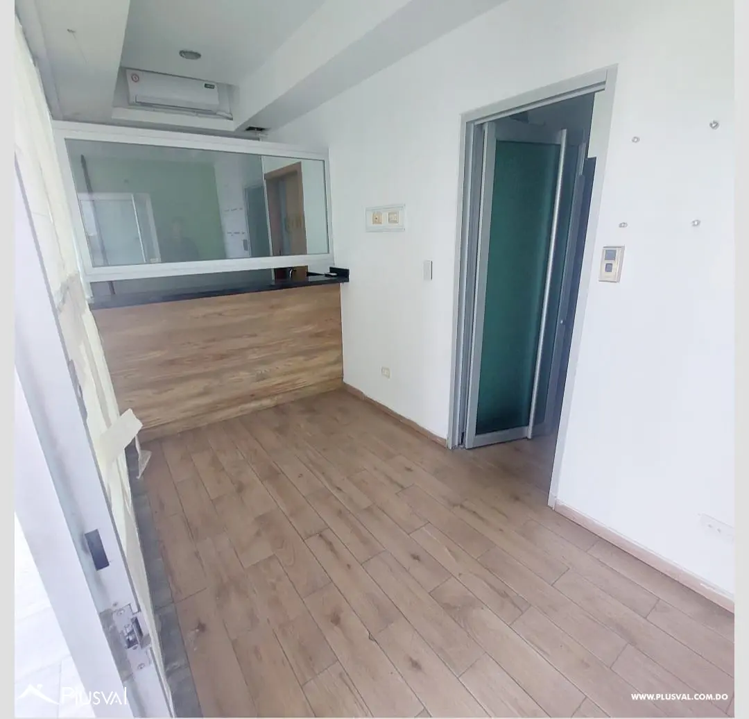 Amplio local comercial en Altos de  Arroyo Hondo. 459625