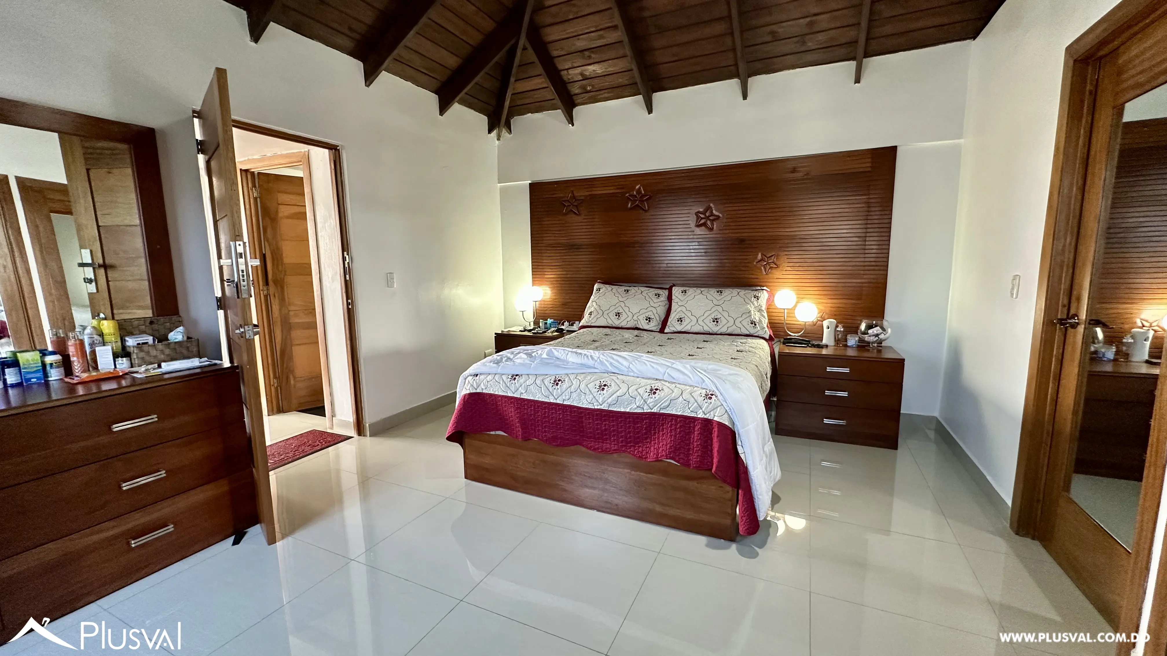 Apartamento de dos niveles en venta en Gazcue 513888