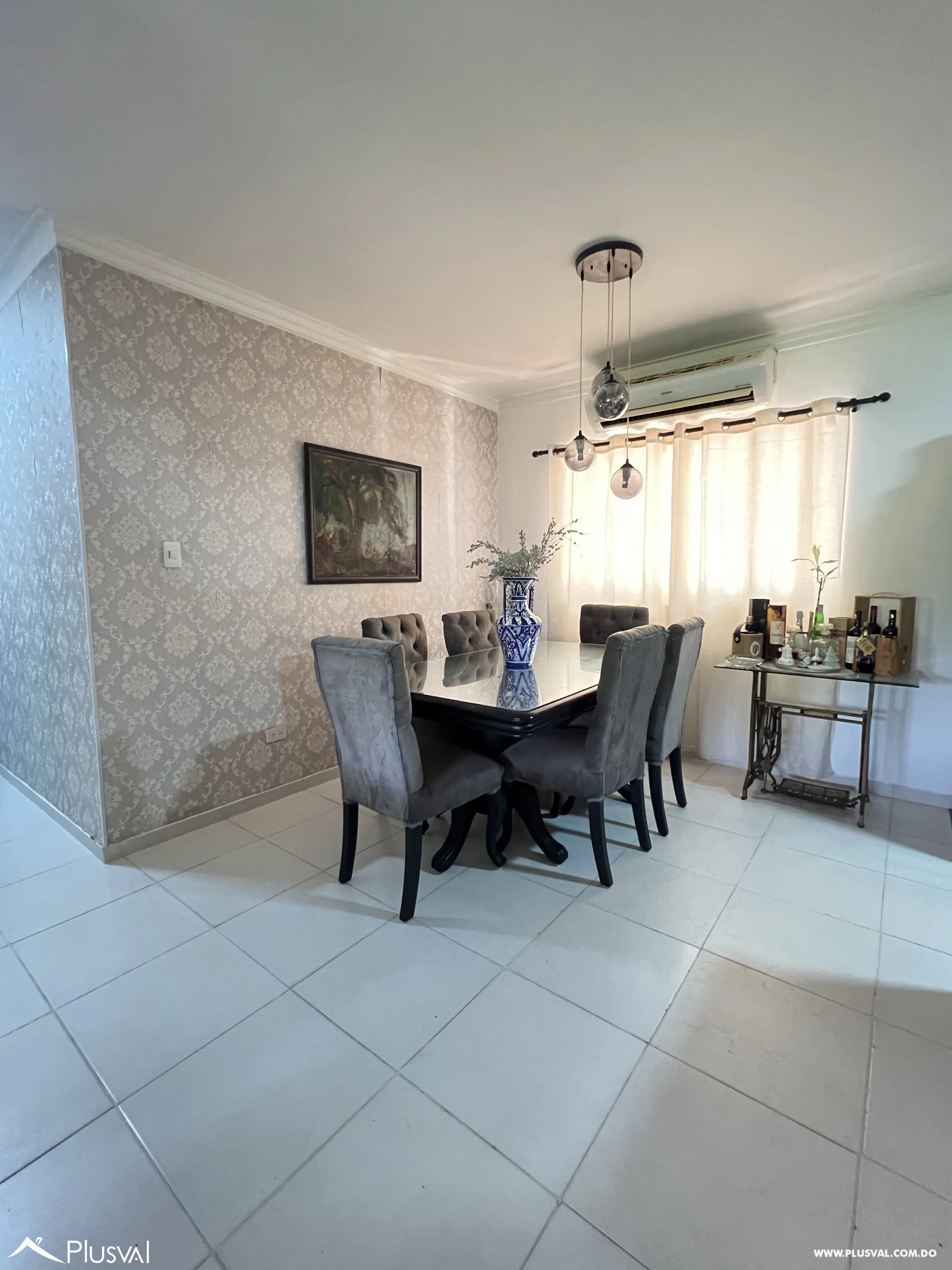 Apartamento en tercer nivel  amueblado en alquiler en la monumental. 465703