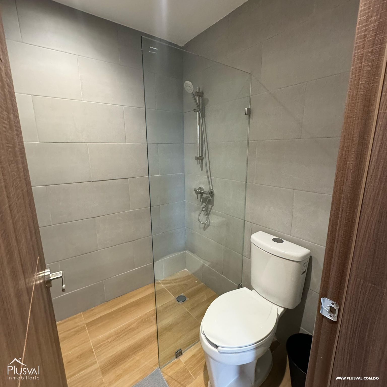 Apartamento amueblado en venta en central park at downtown punta cana con vista a la piscina 344107