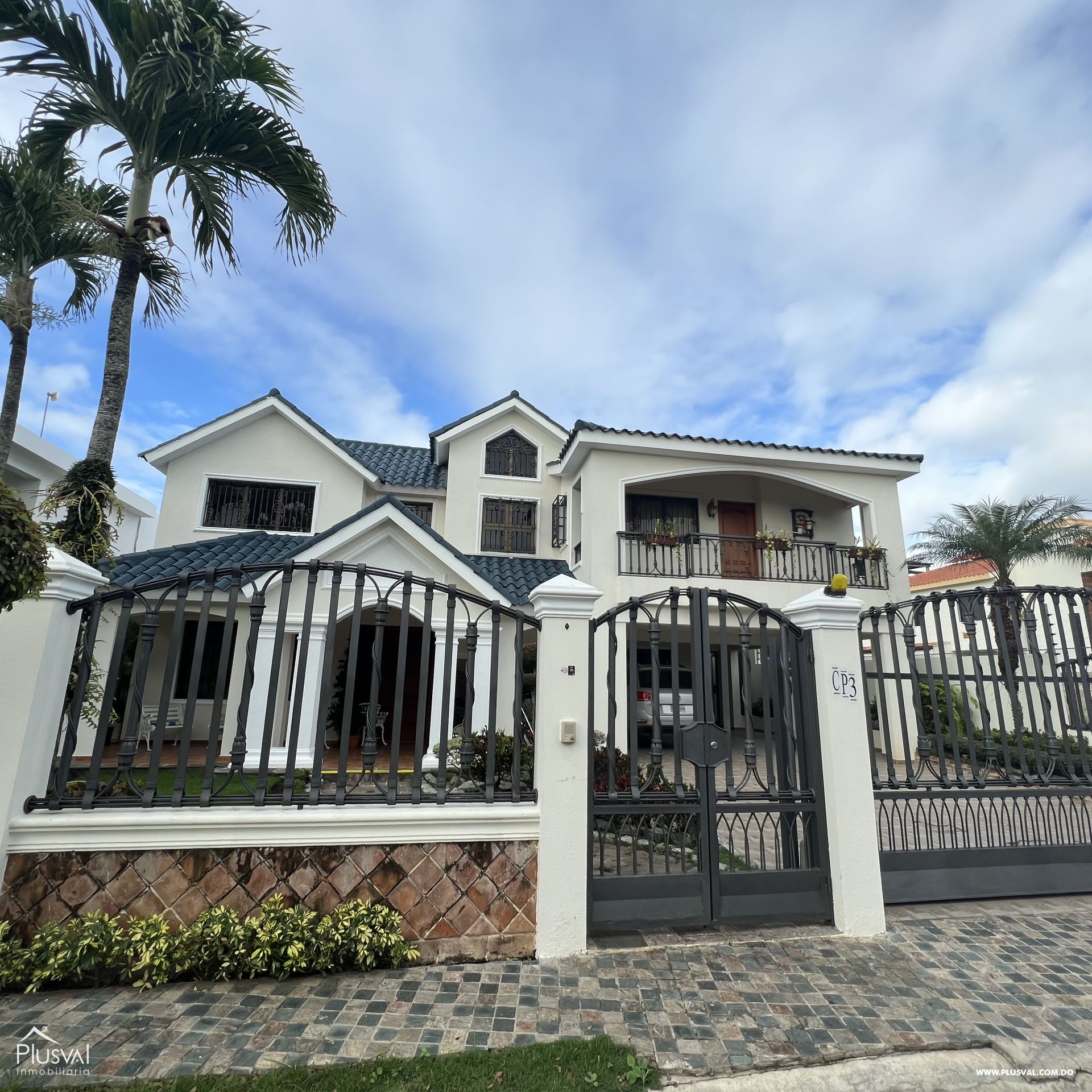 Hermosa Casa en Venta en Urbanizacion Cerrada 250509