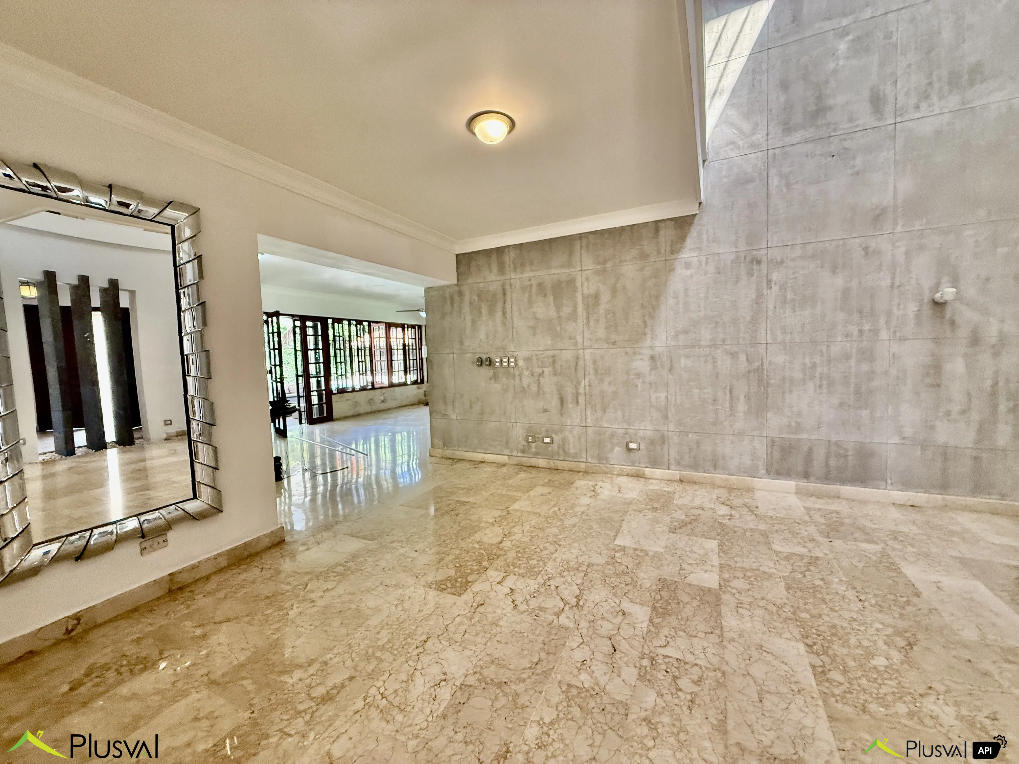 Casa Moderna en Alquiler en Bella Vista – 650 m² de Construcción y 1,475 m² de Solar 450165