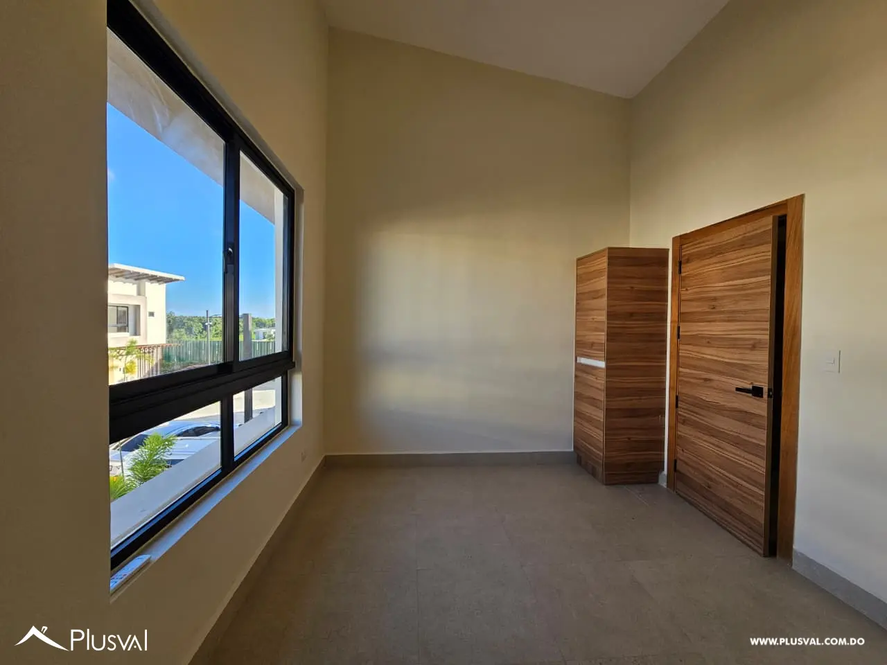 Casa en renta con piscina, terraza y jardín privado, amplios espacios y concepto abierto 477951