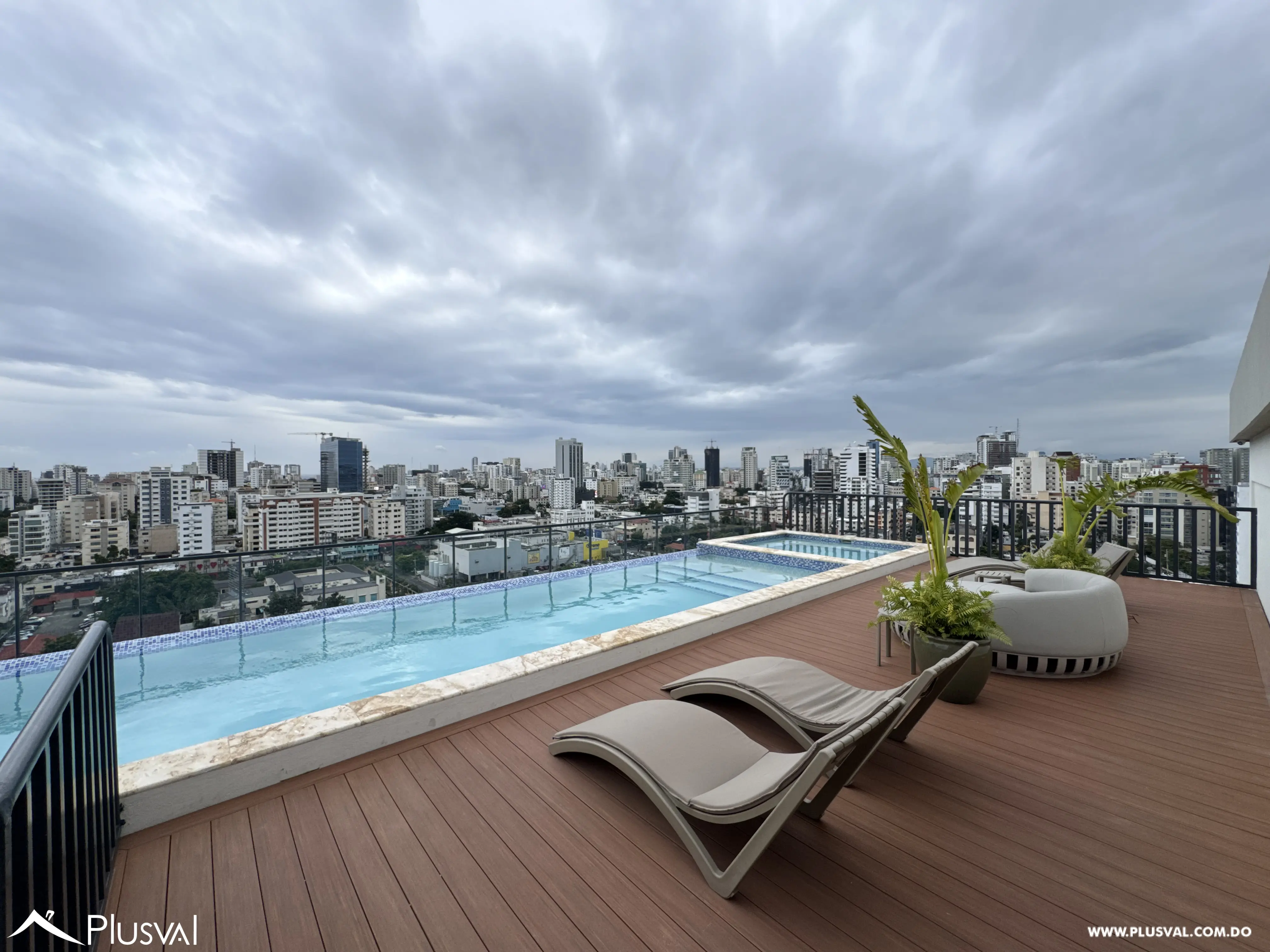 Apartamento en venta de dos habitaciones en Naco con linea blanca. 484675