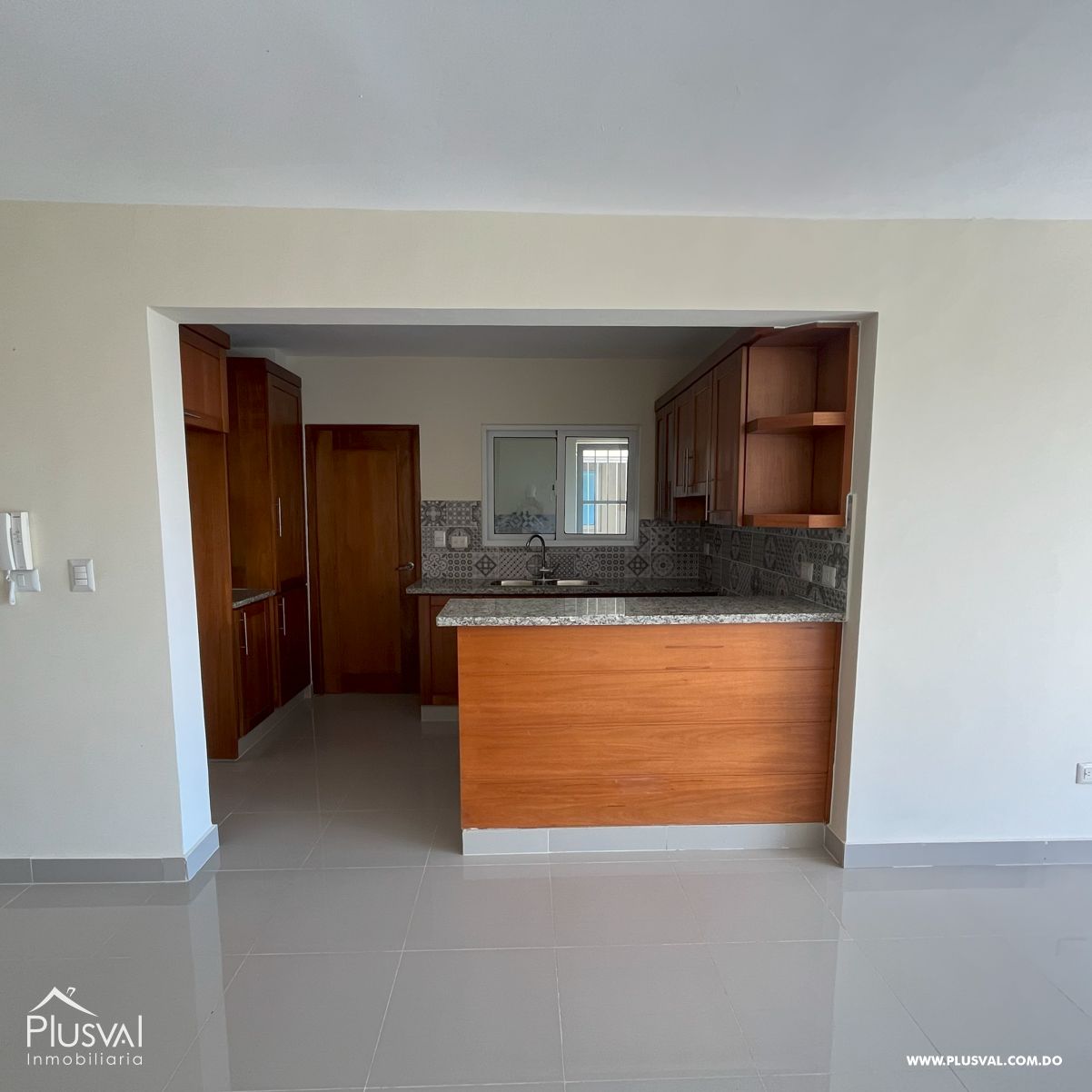 Amplio Apartamento en Venta en Proyecto Privado un 6to nivel con disponibilidad de la azotea. 418442