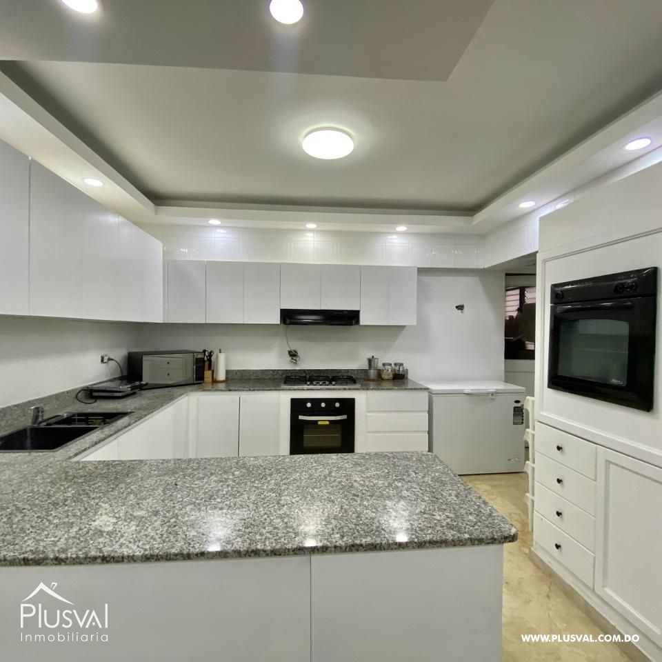 Venta de Elegante Apartamento en Cacicazgos: Espacioso, Iluminado y con Pisos de Mármol 384563