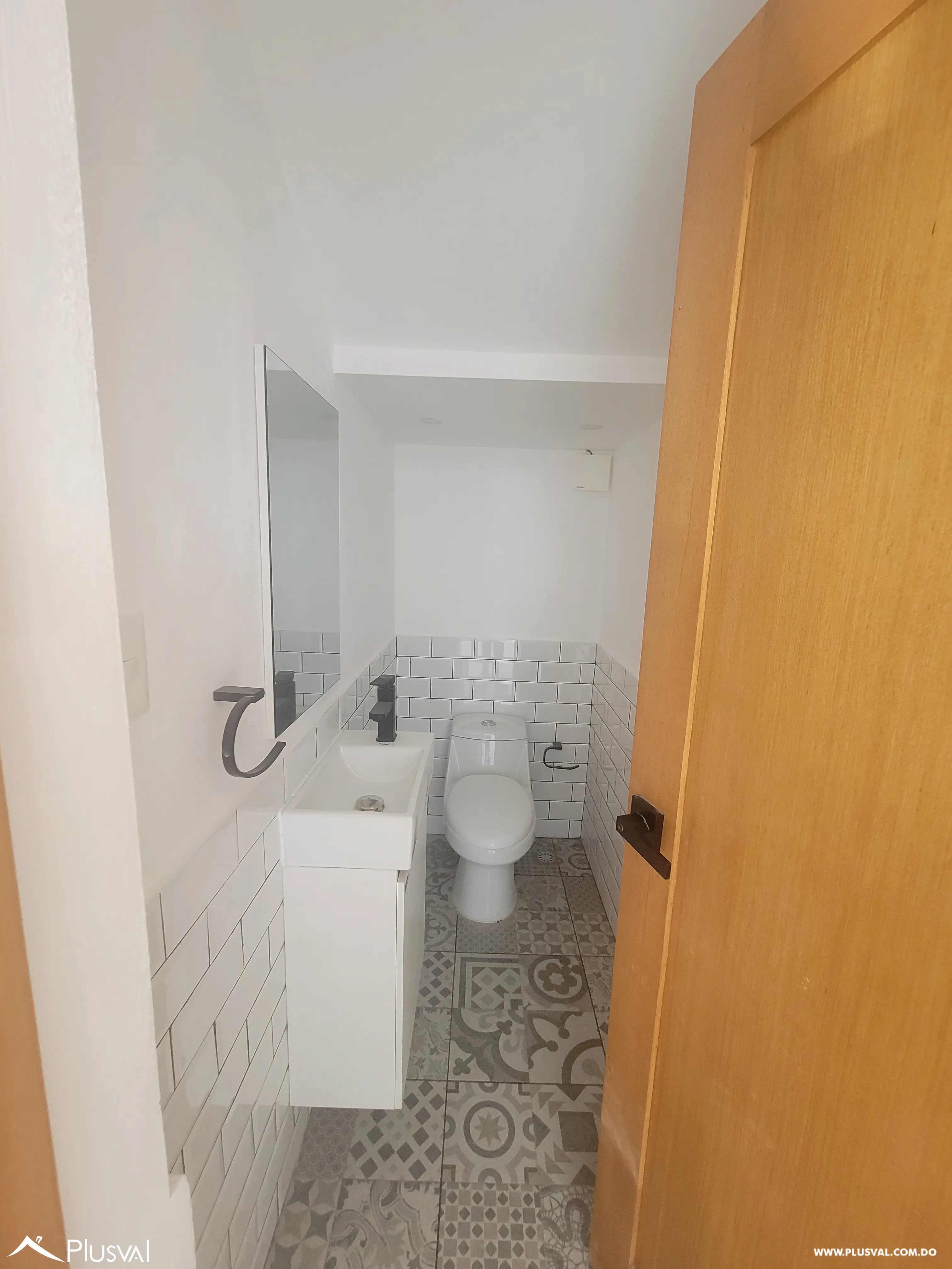 AMPLIA VILLA DE 3 HABITACIONES CON PISCINA Y PATIO EN SECTOR DEL DOWTOWN PUNTA CANA 499551