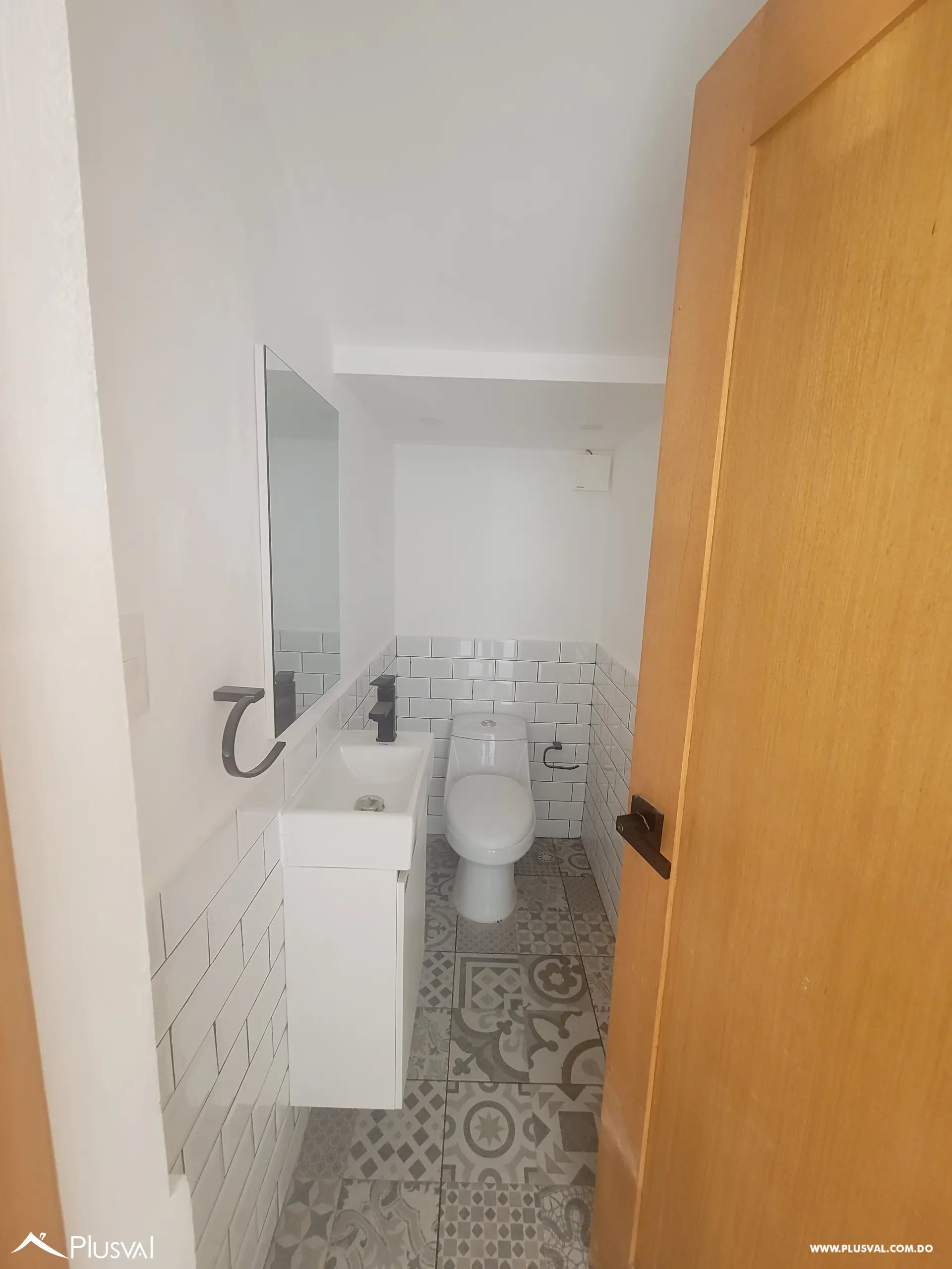 AMPLIA VILLA DE 3 HABITACIONES CON PISCINA Y PATIO EN SECTOR DEL DOWTOWN PUNTA CANA 499551