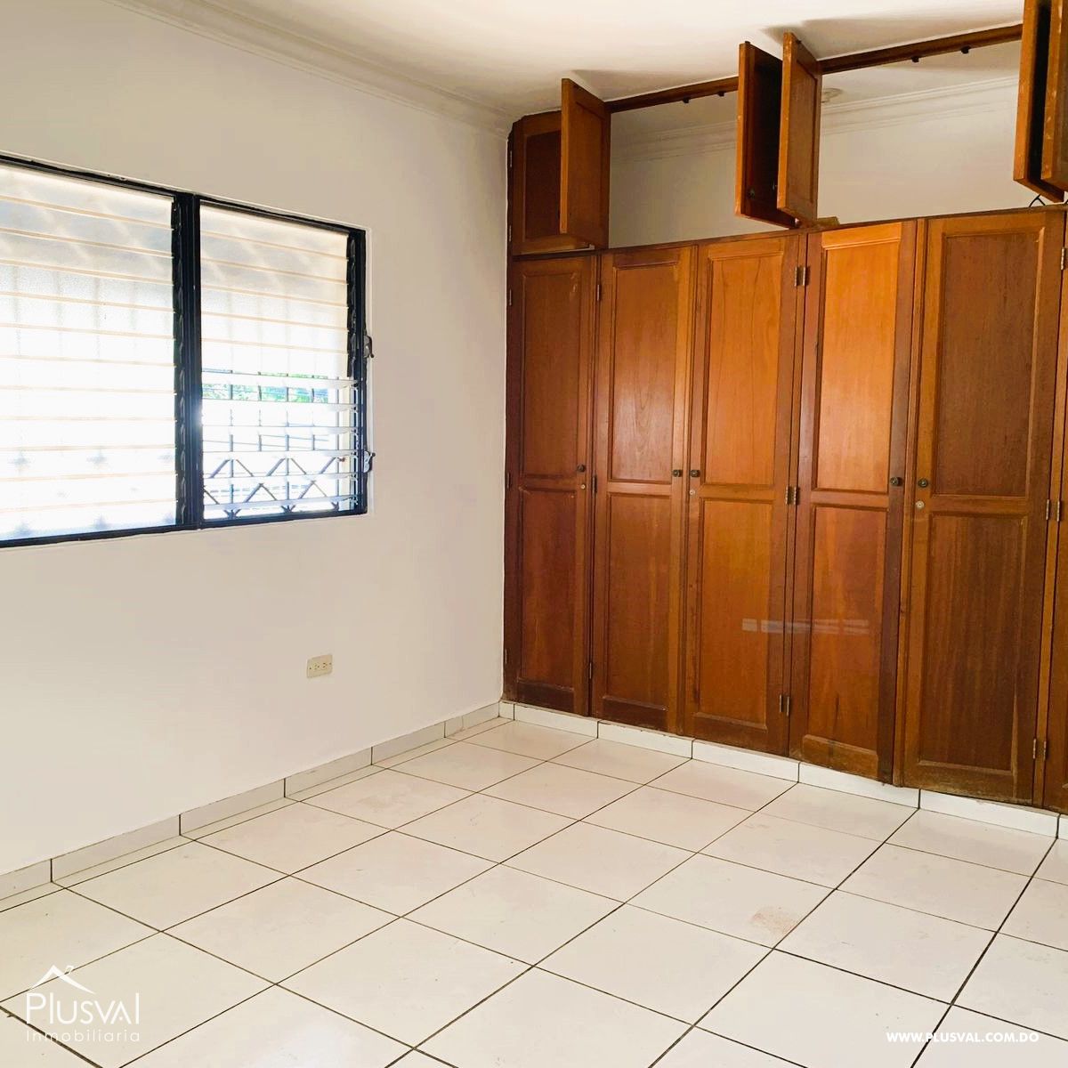 Apartamento con terraza en venta, Evaristo Morales de 3 habitaciones 395387