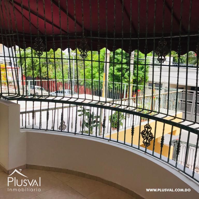 Apartamento en alquiler en Bella Vista, segundo nivel con terraza Amplia 230498