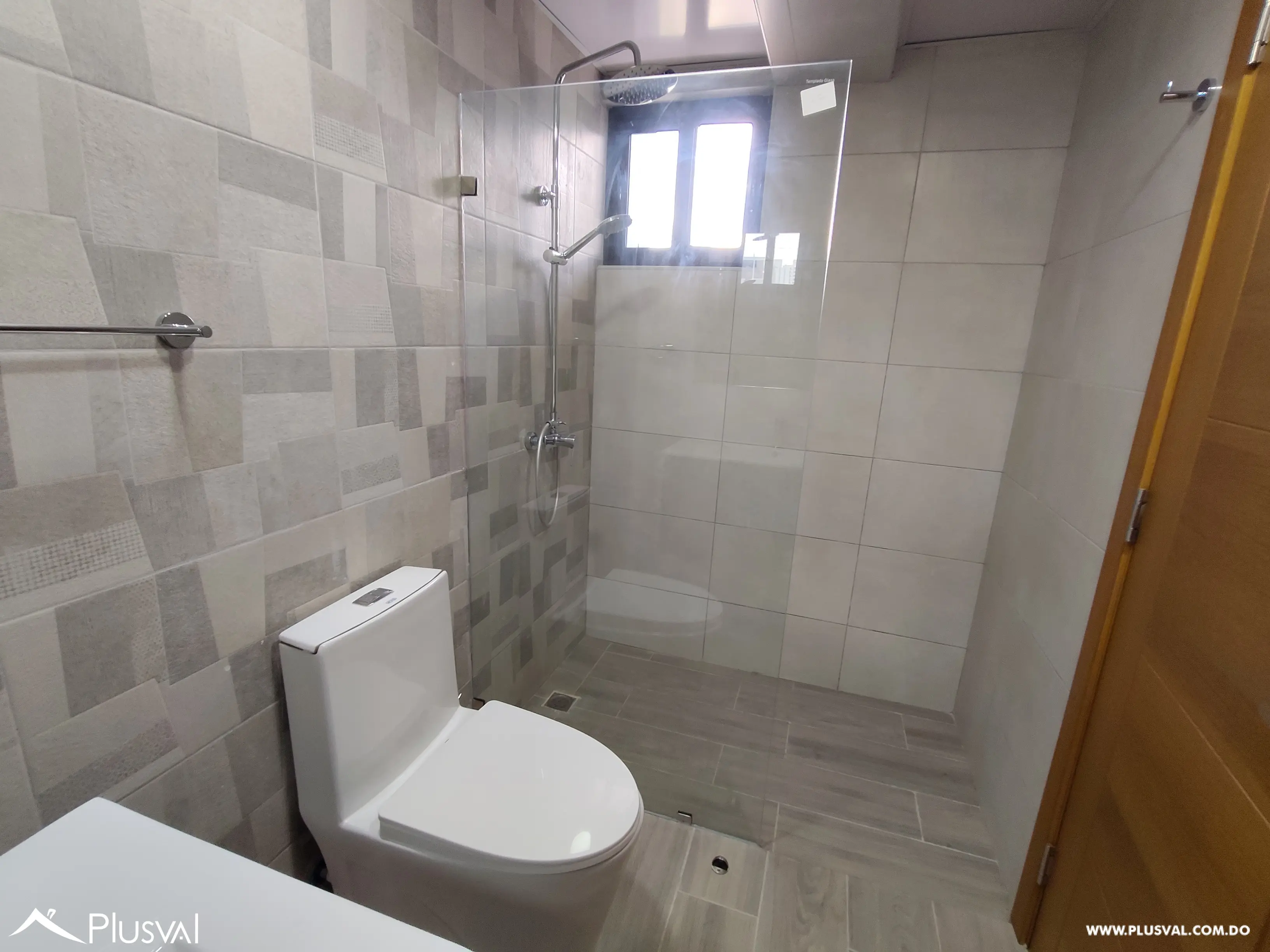 Apartamento de 2 habitaciones  piso alto, vacio en Bella Vista Sur, ideal para vivir o invertir. 517353