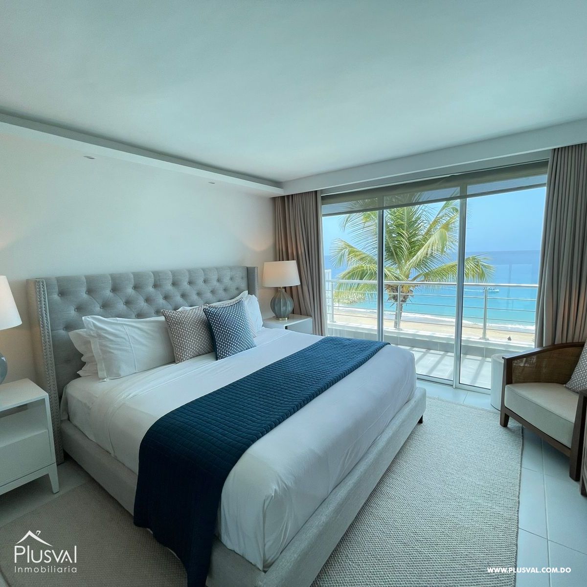 Exclusivo Penthouse de 2 niveles en Proyecto Cerrado Frente al Mar. 230407