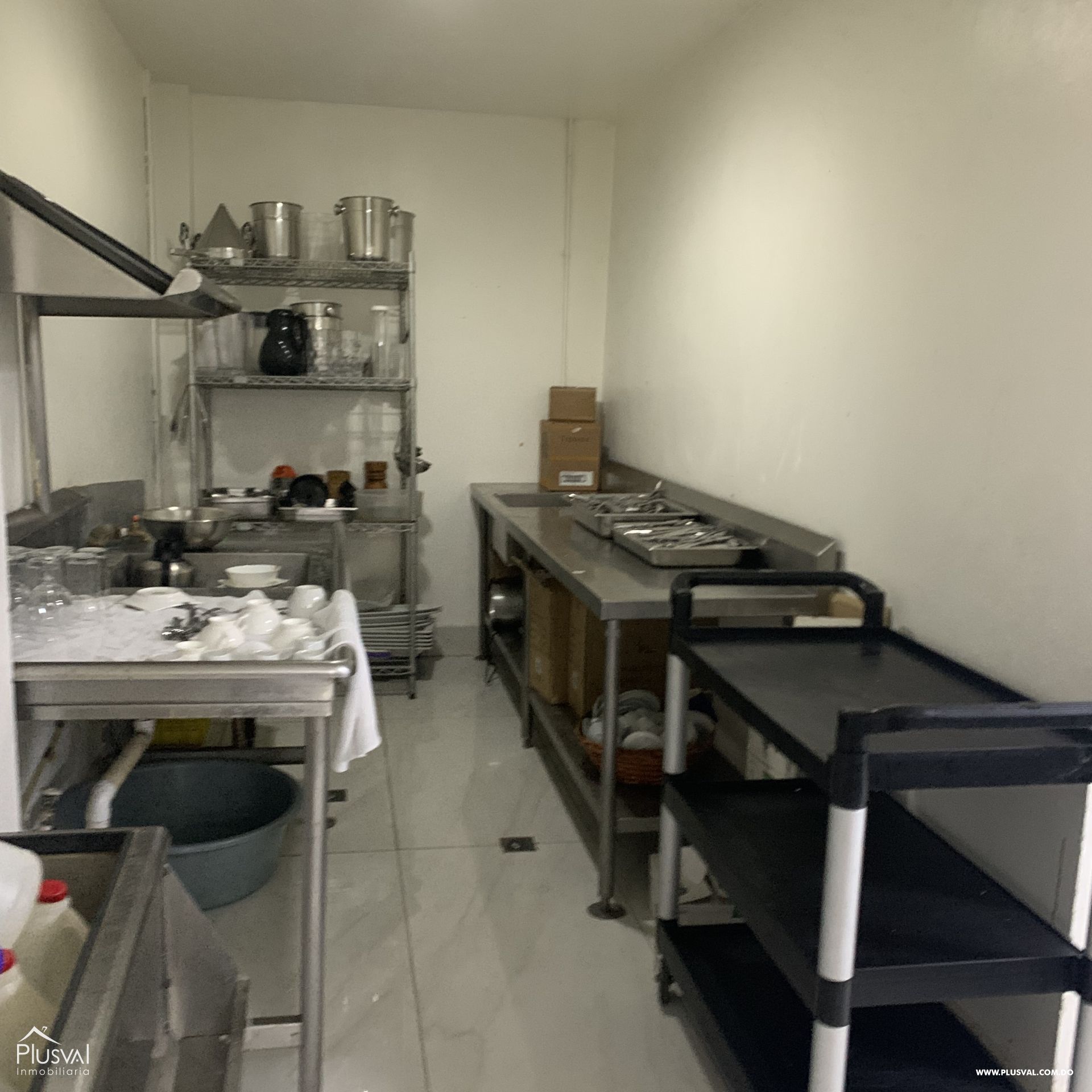 Local comercial en alquiler en Autopista San Isidro 271023