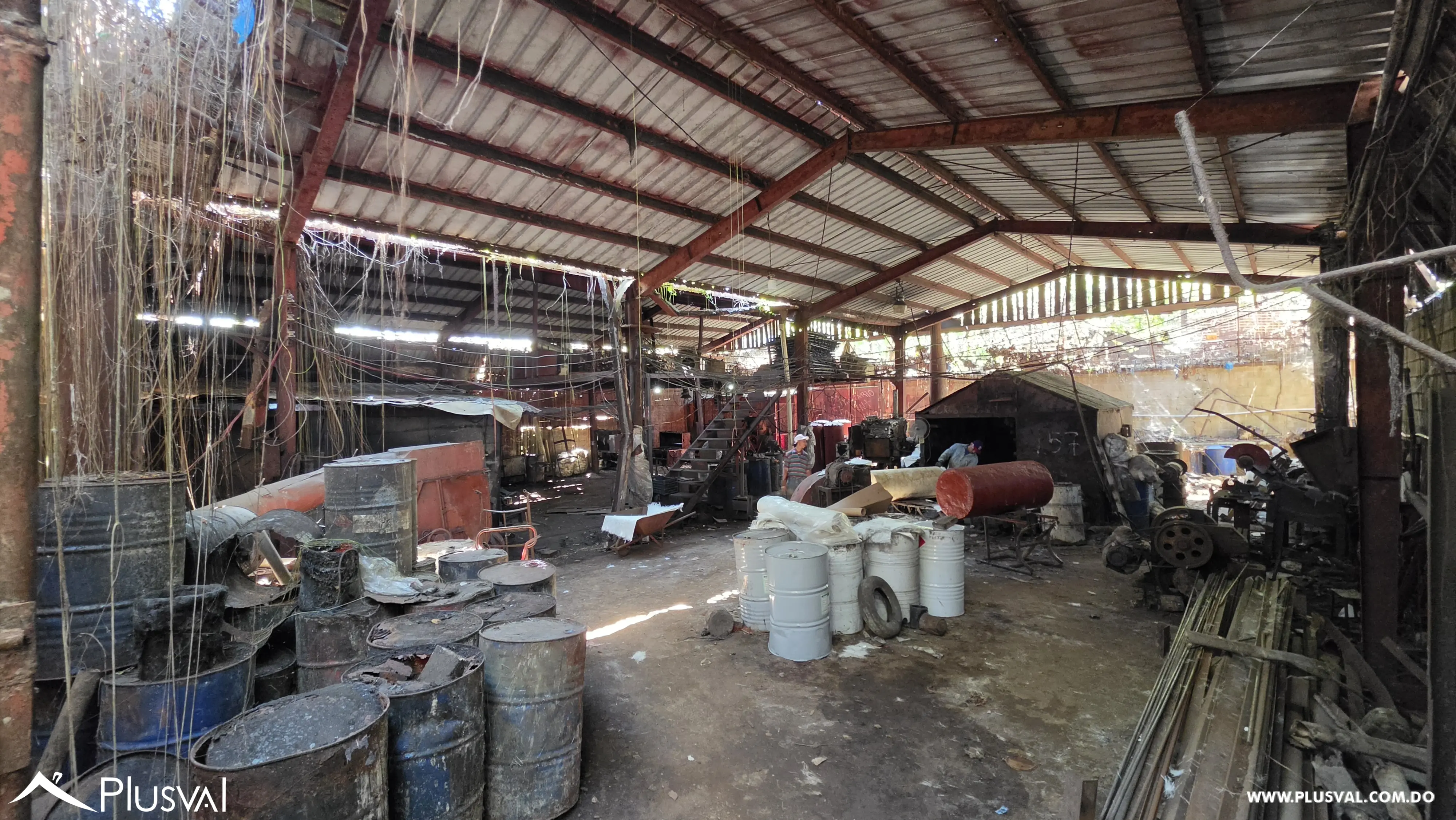 Buscas solar para ampliar tus operaciones y ver crecer tu negocio? Este solar es una oportunidad UNICA. Te esperamos 496901