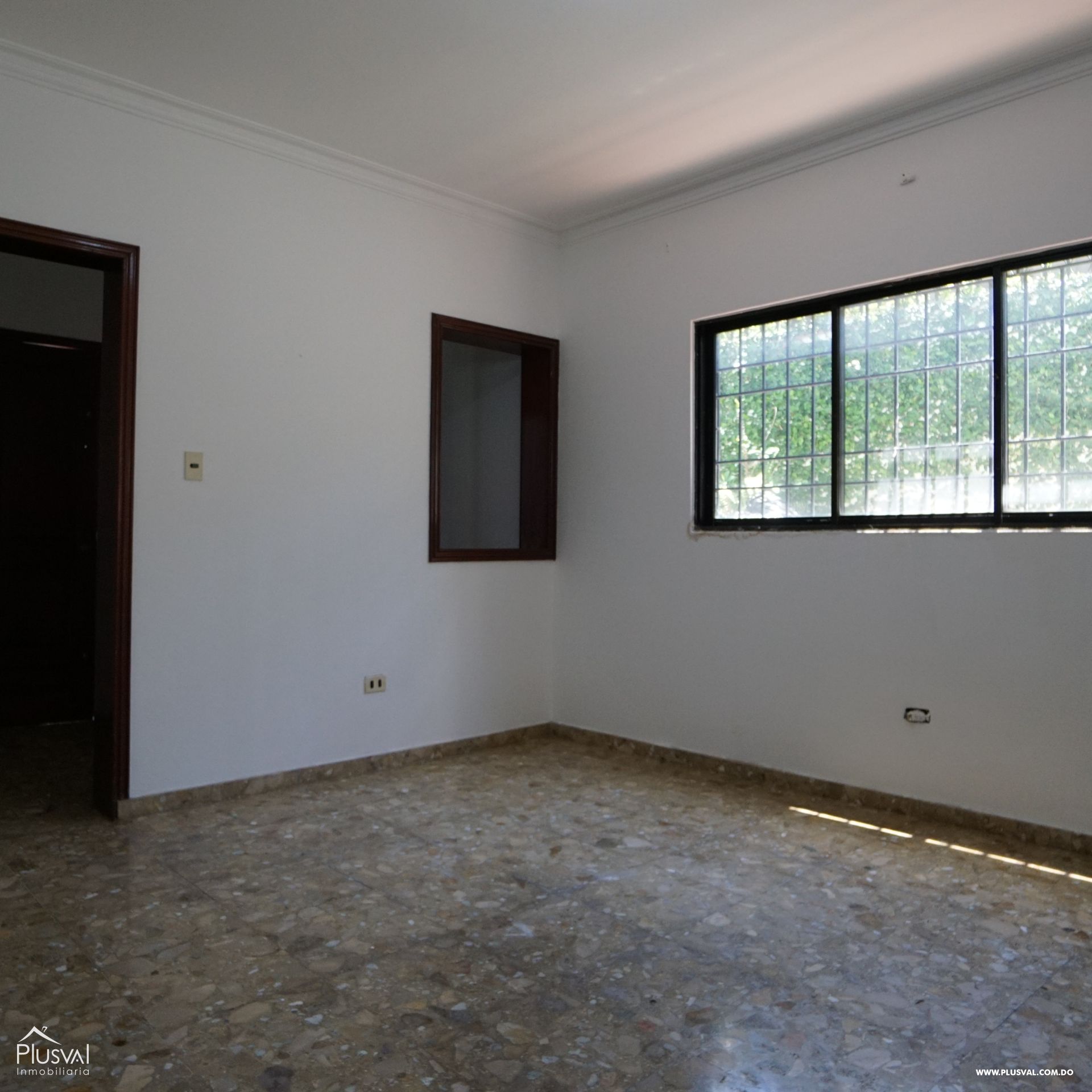 Amplia casa en VENTA en Cuesta Brava. 383593