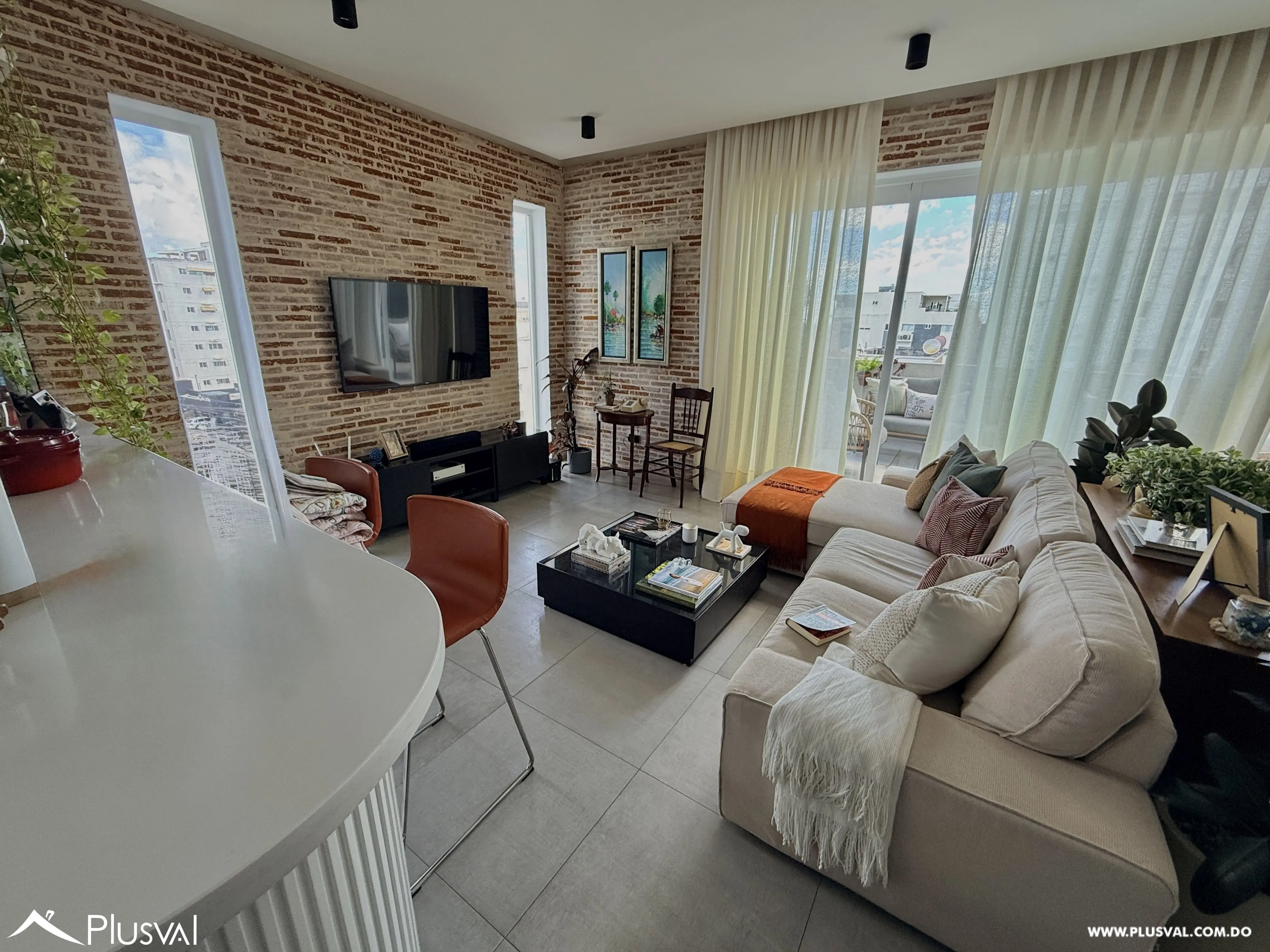 Apartamento con Terraza Privada en Mirador Sur; Renta con Línea Blanca 479663