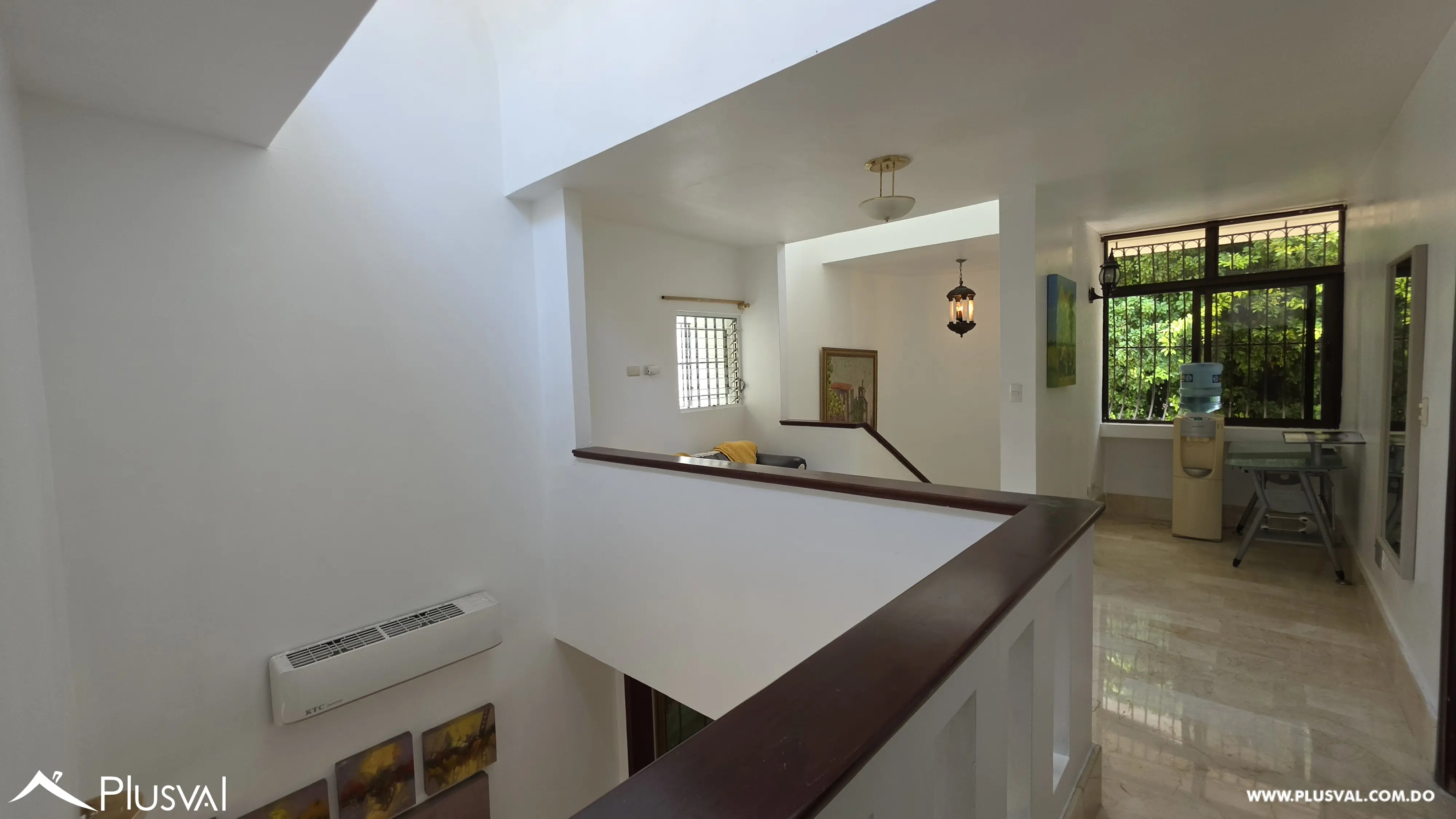 Buscas Espacio, Tranquilidad y Ubicación Céntrica: La Casa Ideal para tu Familia", La Esperilla 521324