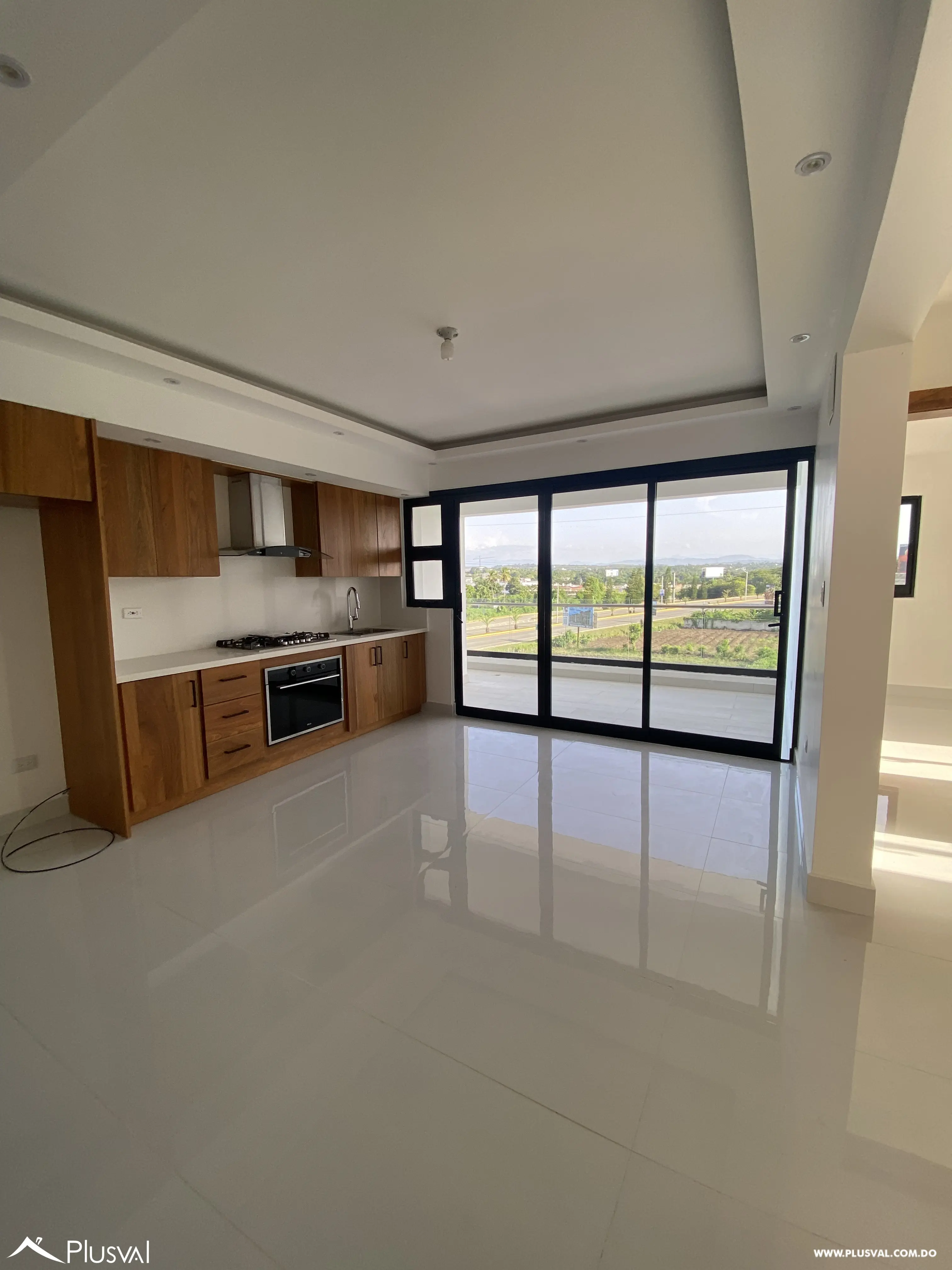 Apartamento en 4to nivel con ascensor, ubicado en una moderna torre próxima al Aeropuerto Internacional del Cibao, ideal para vivir o invertir. 518553