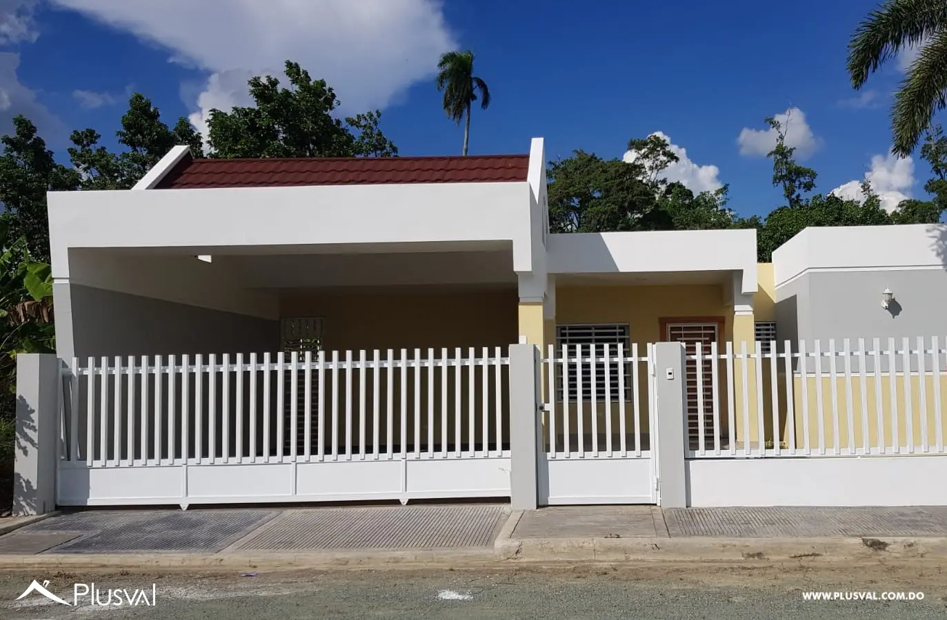 Casa en La Vega con 3 habitaciones más cuarto de servicio 454848