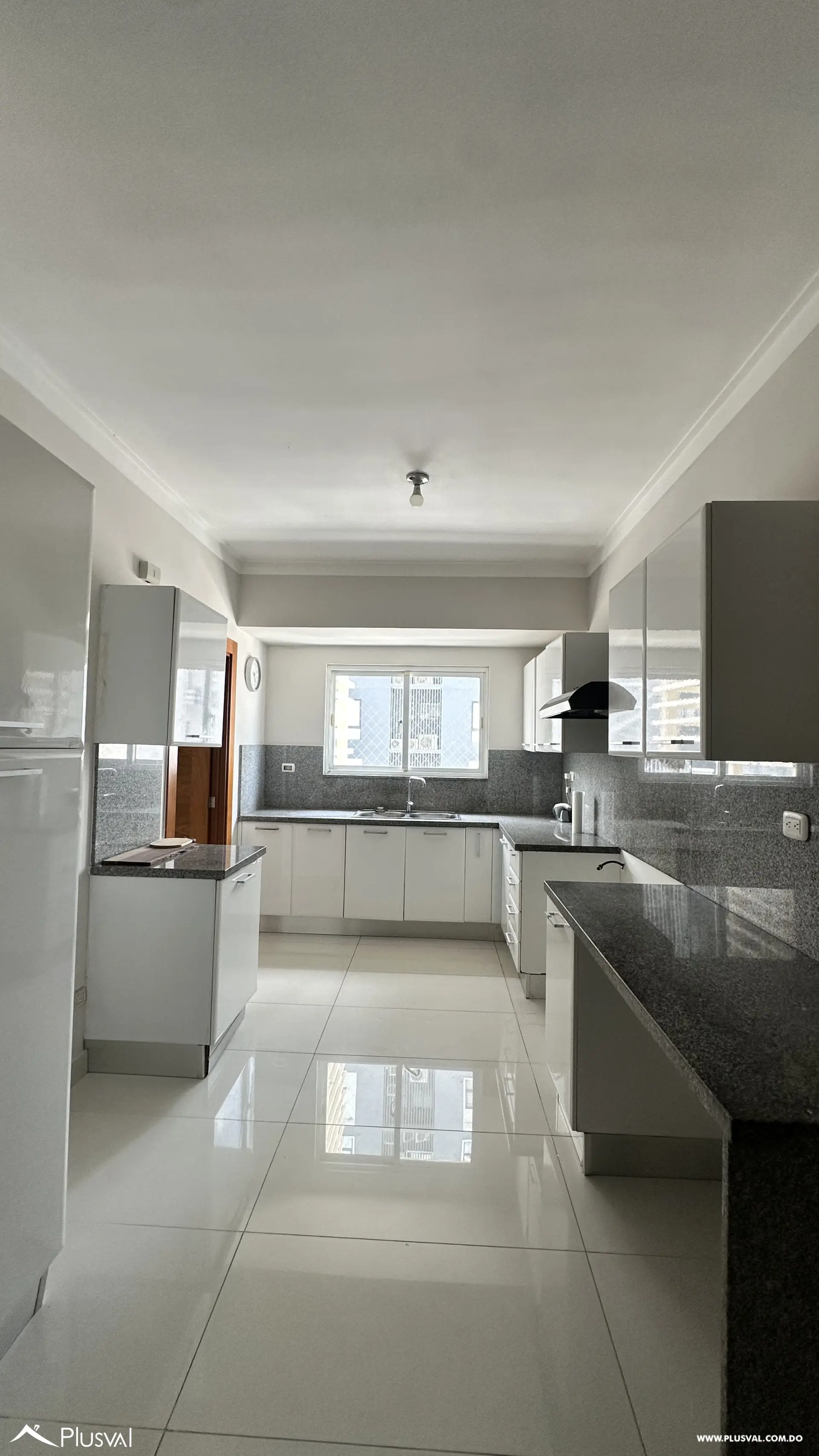 Apartamento de 2 habitaciones en venta en Naco con 2 parqueos y amenidades 514438