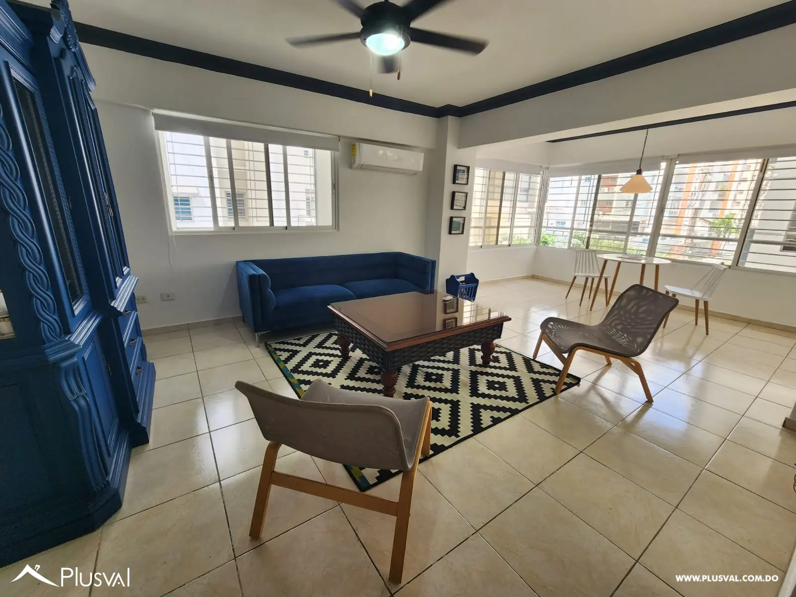 Apartamento de 3 habitaciones en alquiler en Evaristo Morales 496502